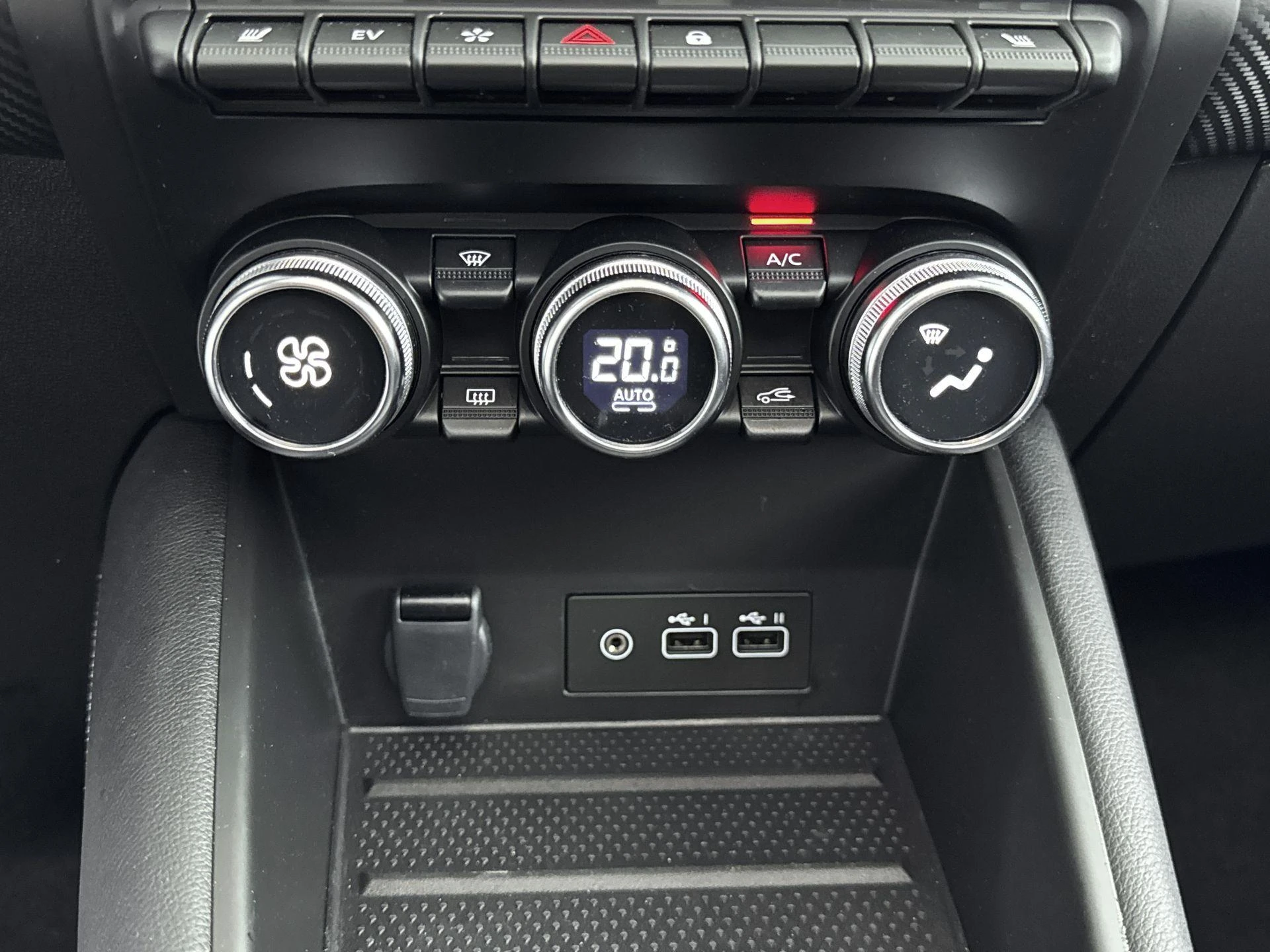Renault-Captur-image-22