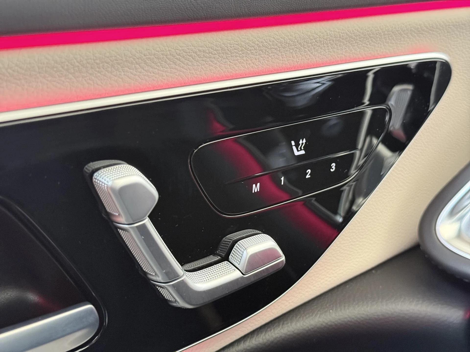 Mercedes-Benz-E-Klasse-image-23