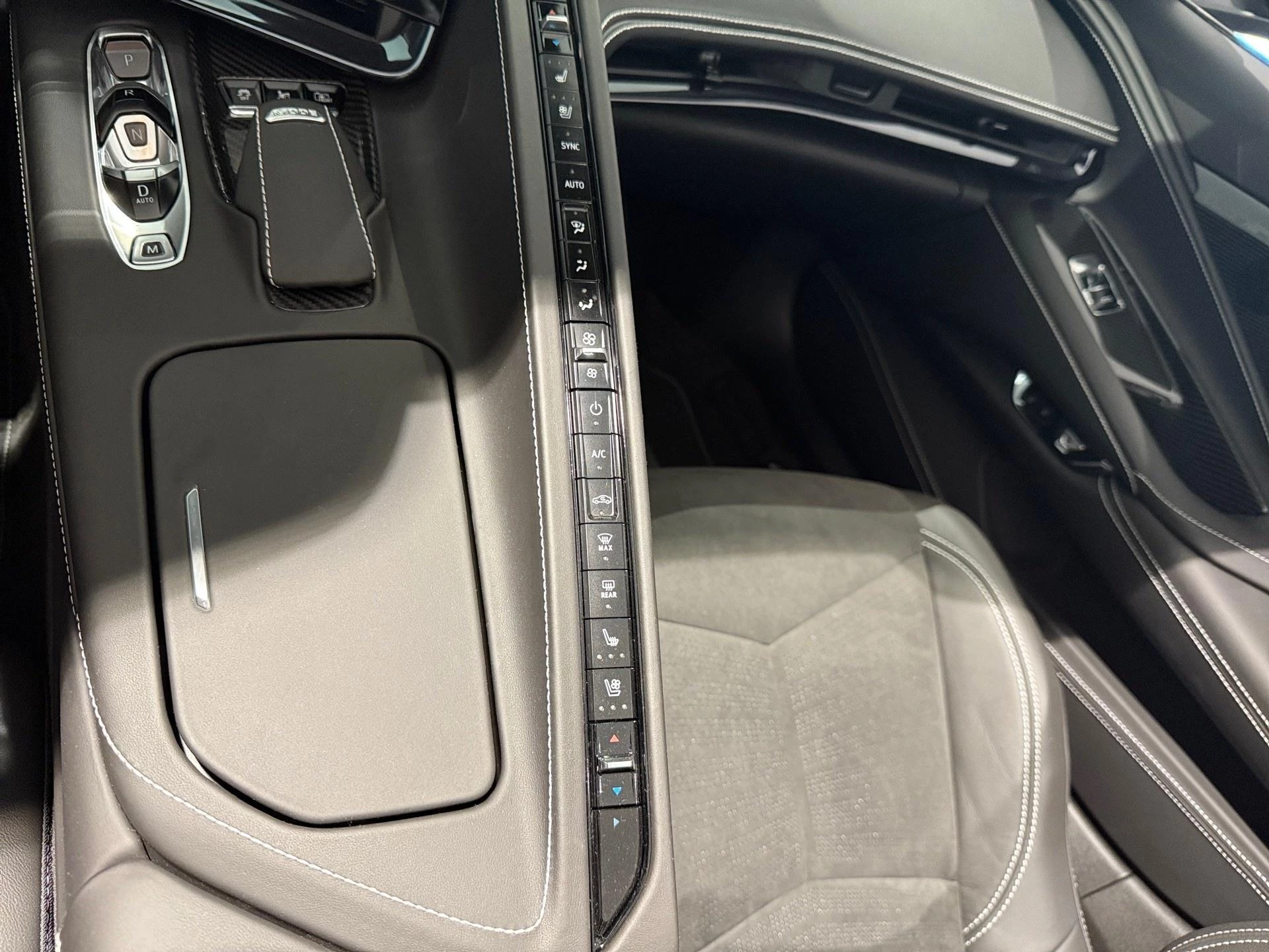 Chevrolet-Corvette-image-16