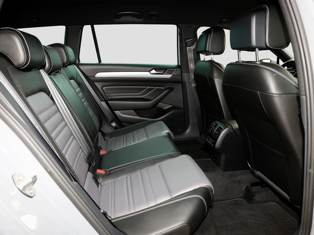 Volkswagen-Passat-image-9