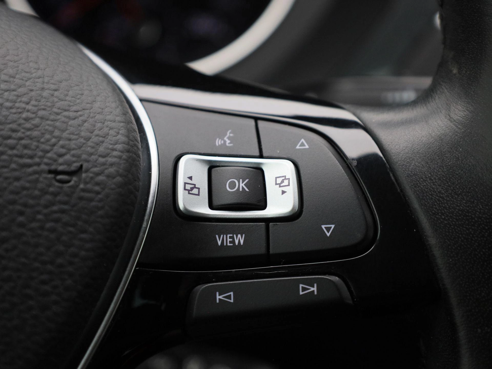 Volkswagen-Tiguan-image-21