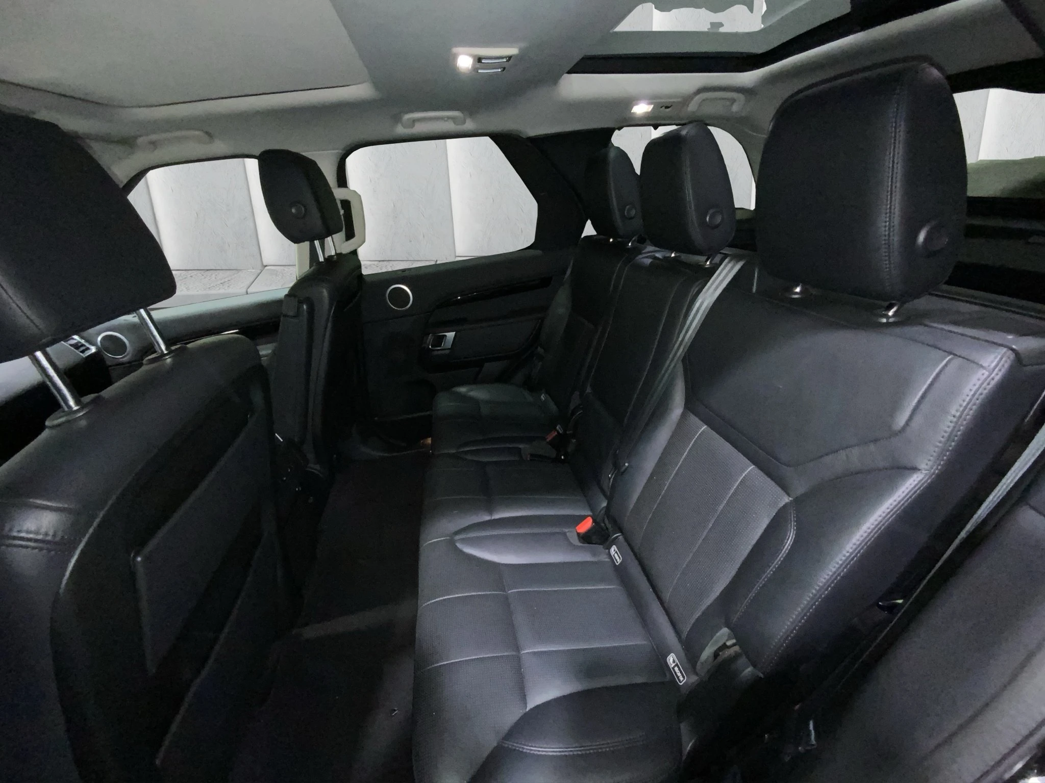 Land Rover-Discovery-image-6