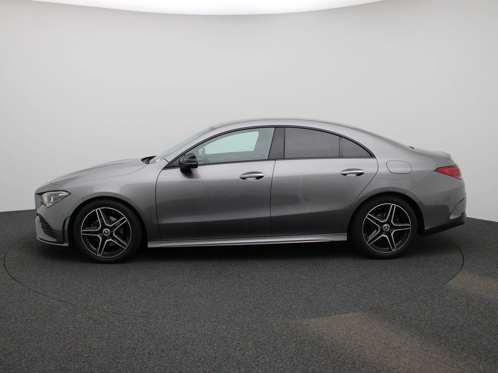 Mercedes-Benz-CLA-image-3