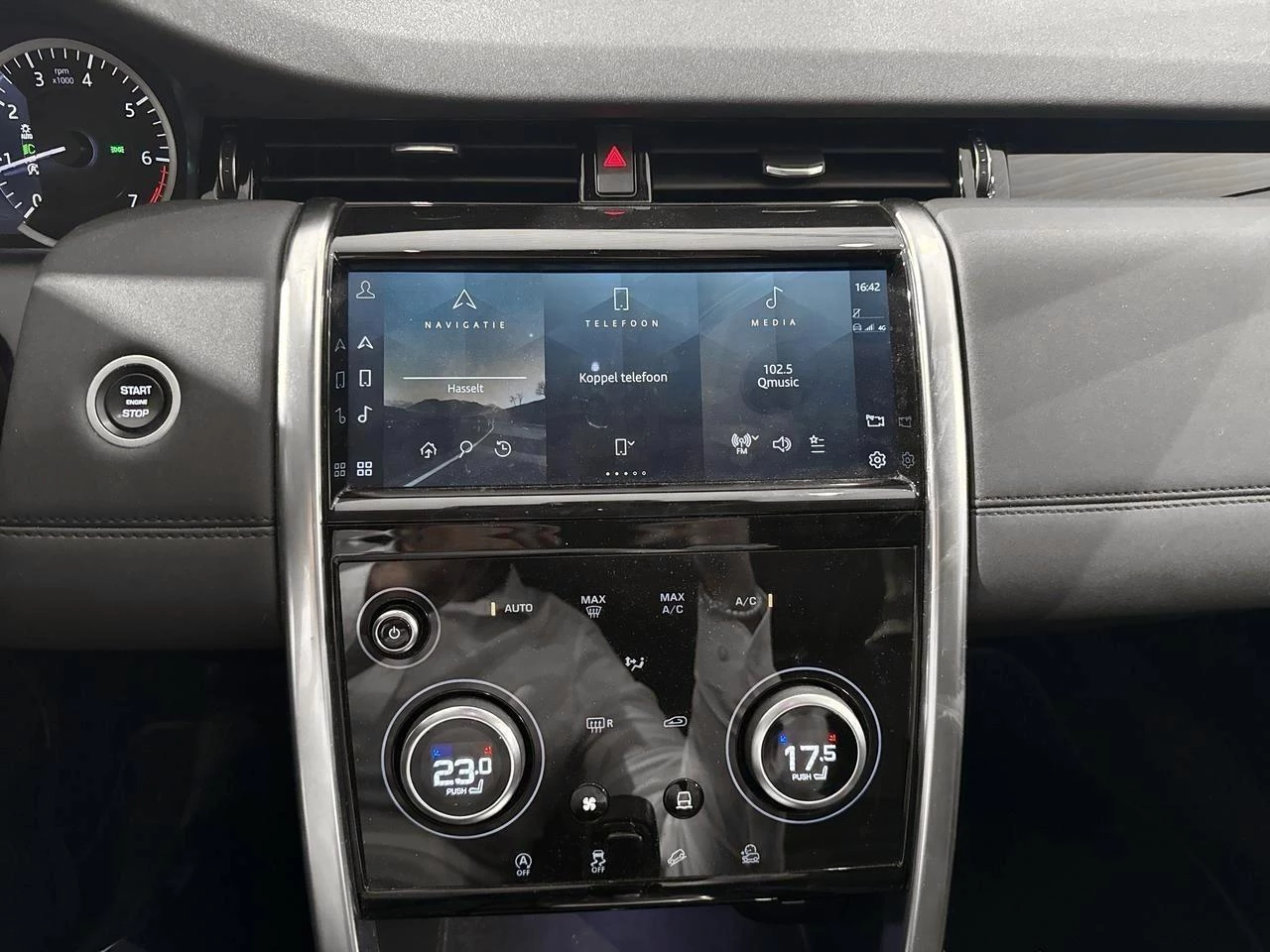 Land Rover-Discovery Sport-image-12