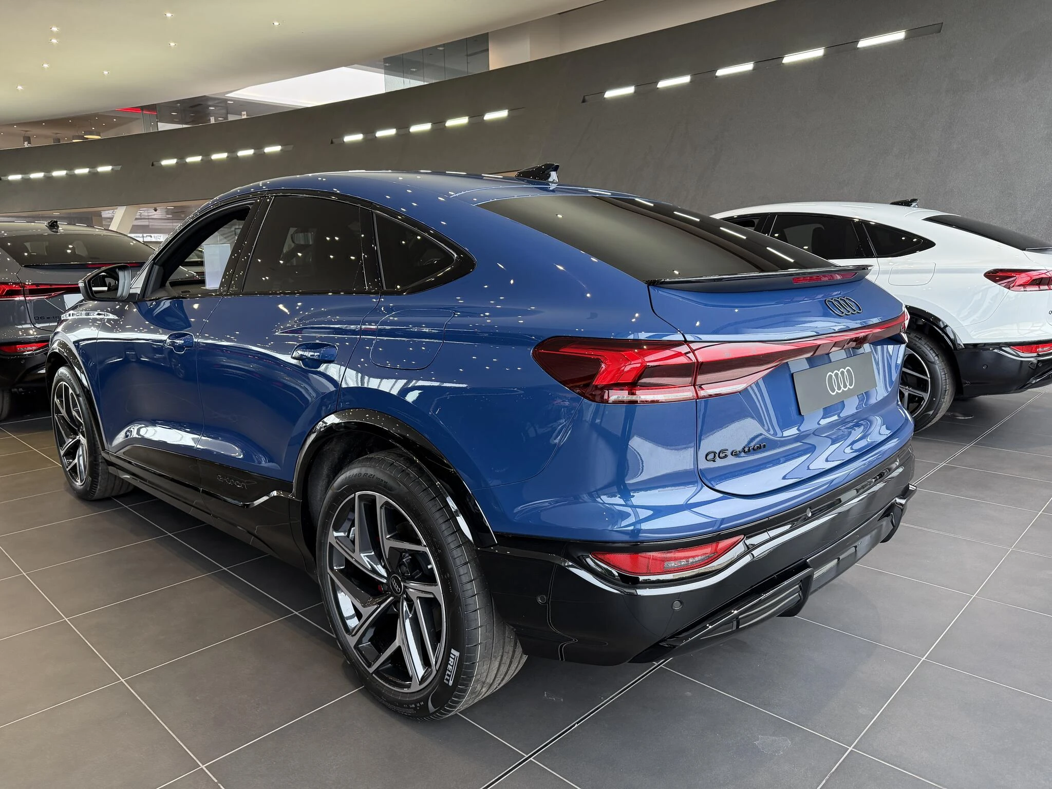 Audi-Q6 e-tron-image-5