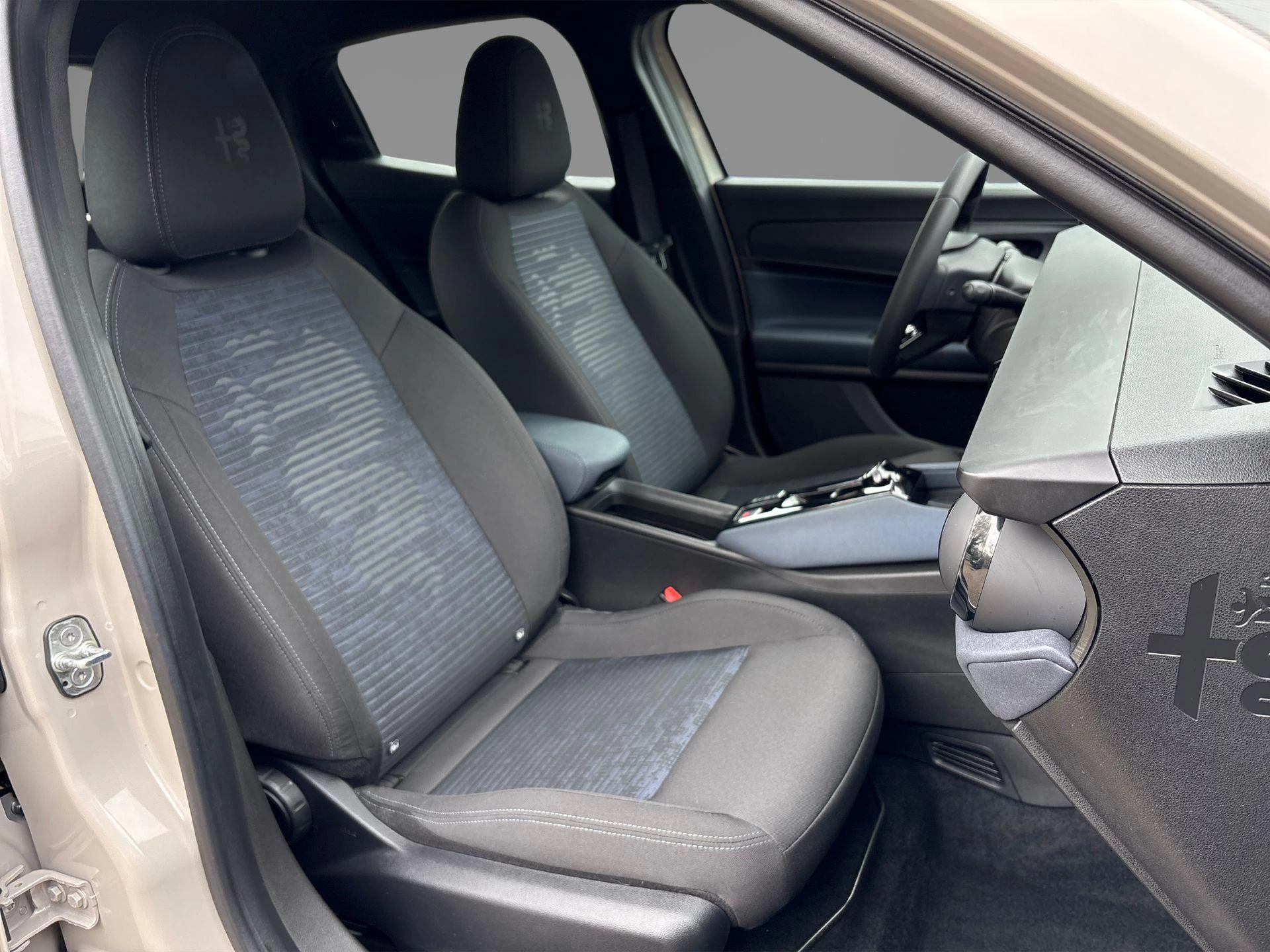 Alfa Romeo Junior Elettrica 54 kWh