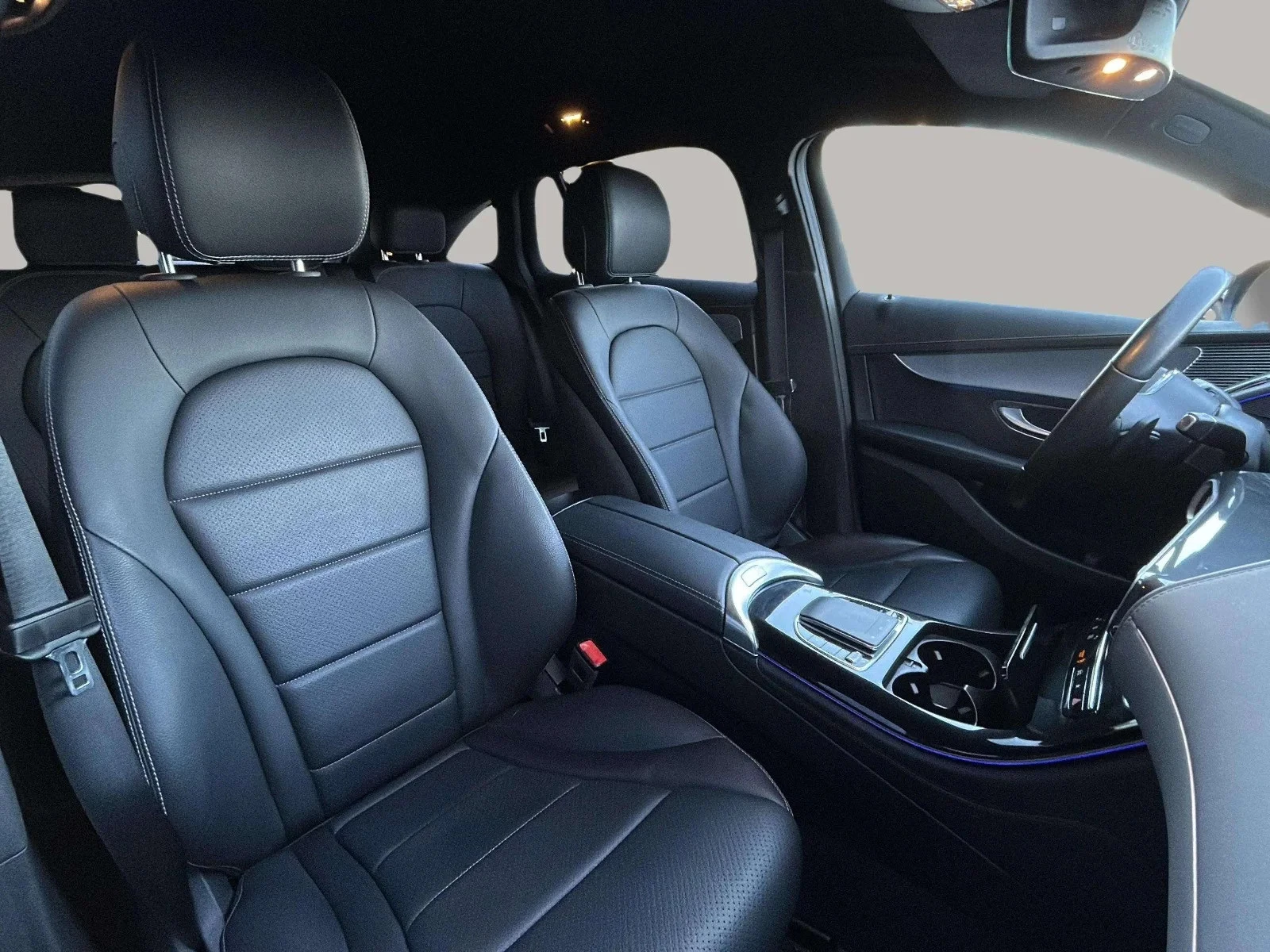 Mercedes-Benz-EQC-image-9