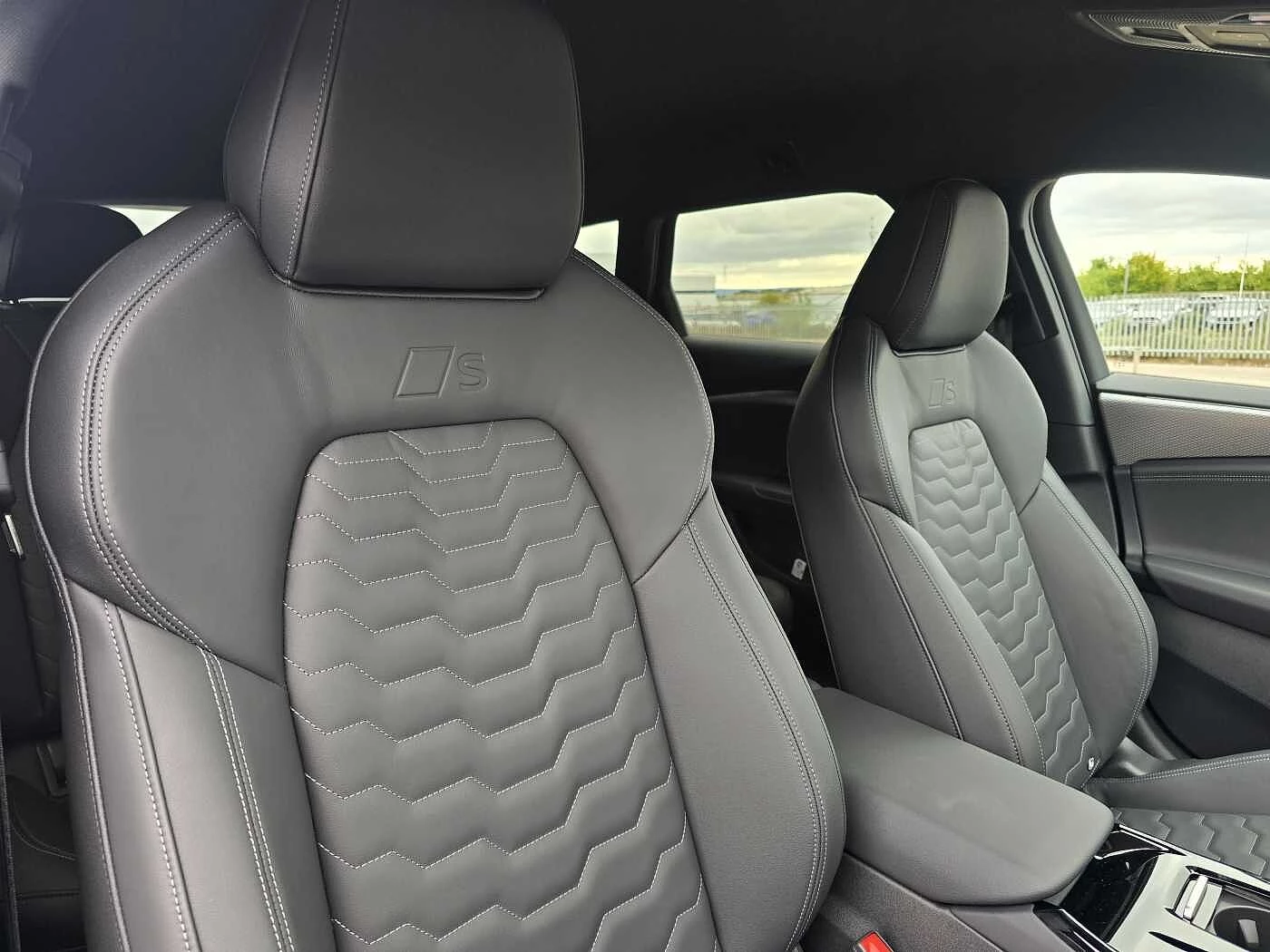 Audi-A6 Avant e-tron-image-14