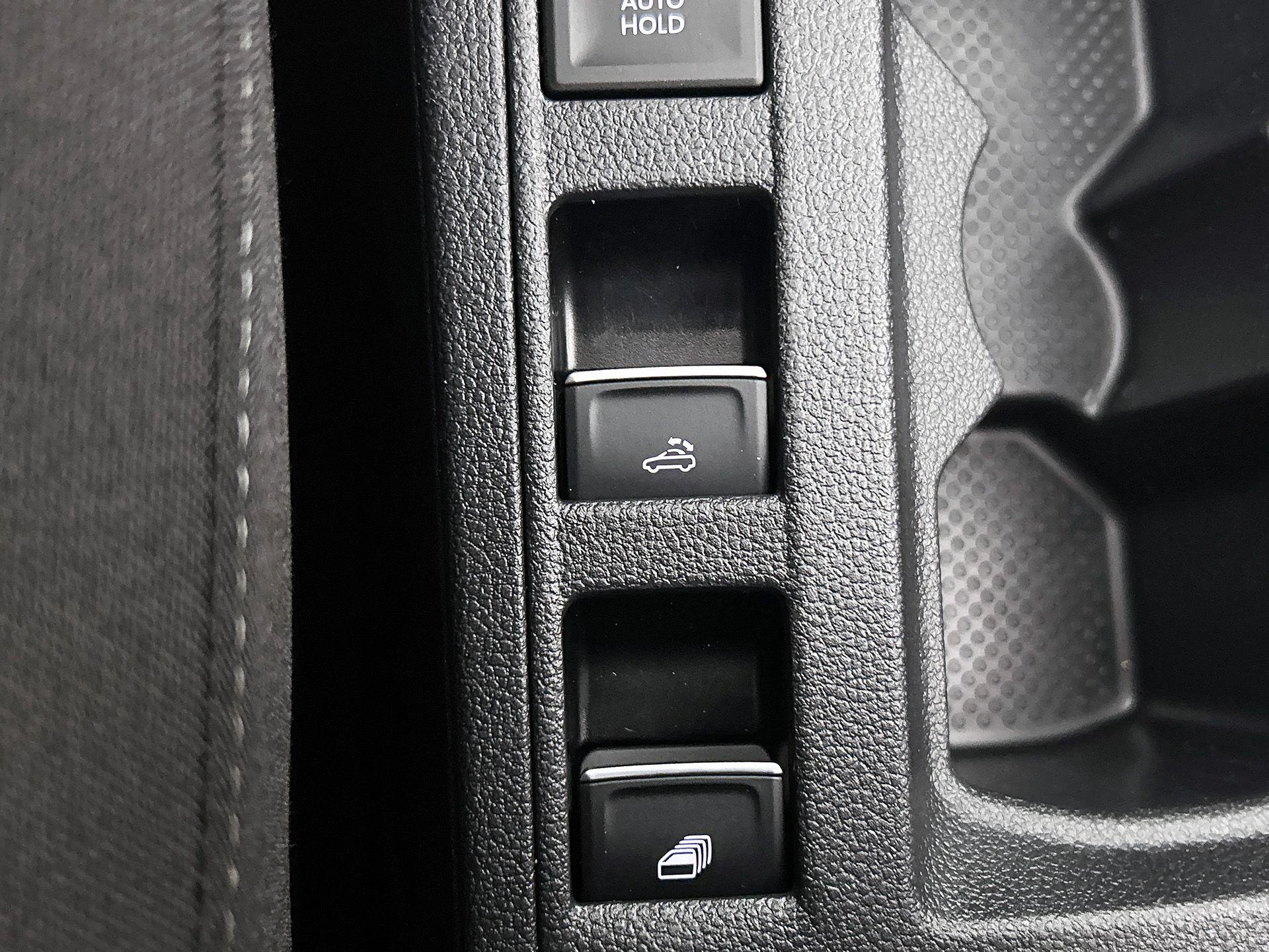 Volkswagen-T-Roc-image-16