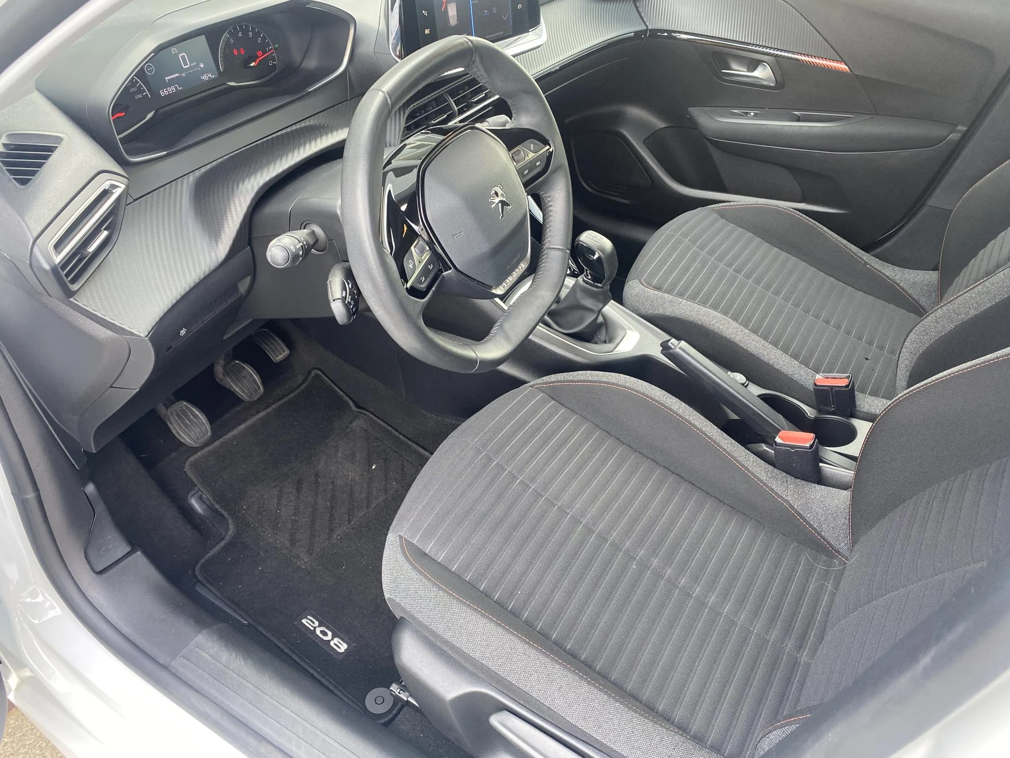 Peugeot-208-image-7