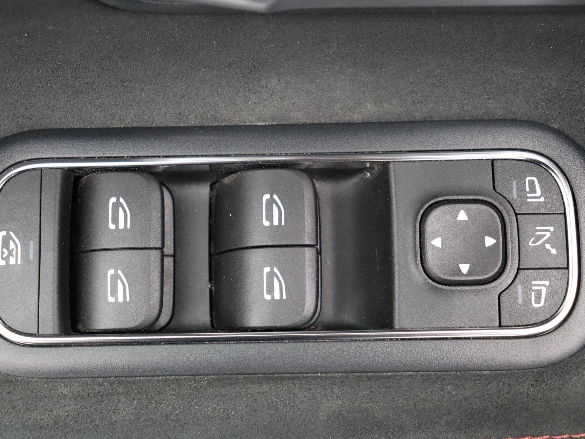 Mercedes-Benz-CLA-image-8