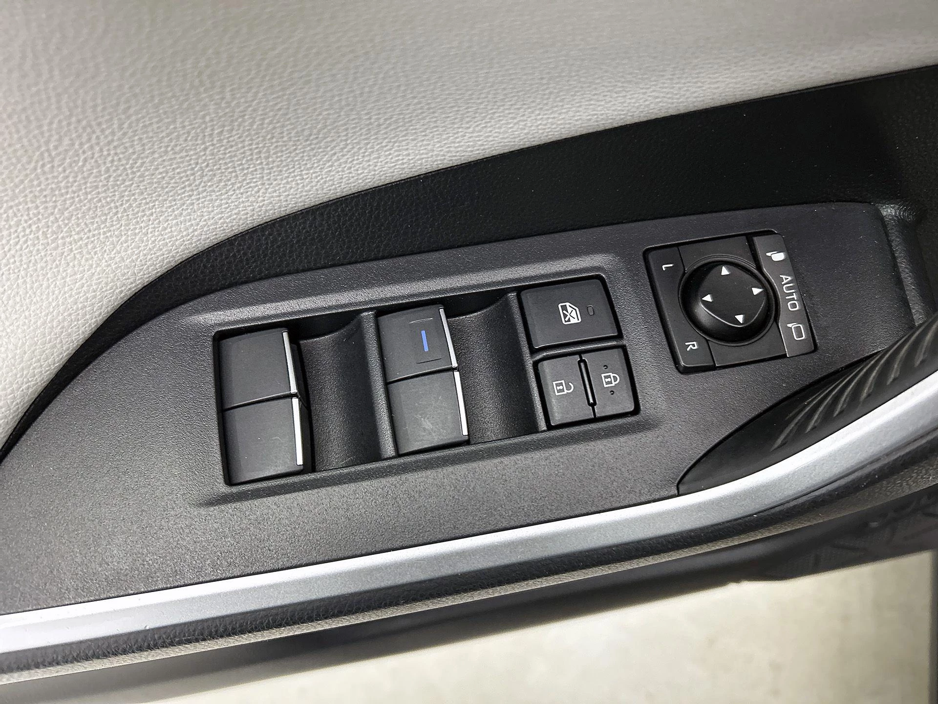 Toyota RAV4 2.0 VVT-iE Executive