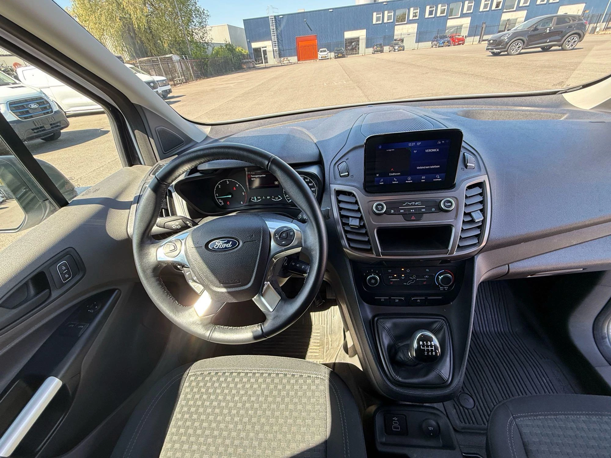 Ford-Transit Connect-image-9