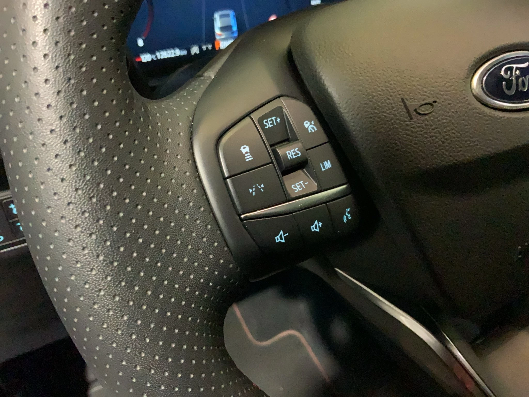 Ford Kuga ST-Line X Aut.*360GRAD*LED-MATRIX*NAVI*GRA*WINTER-PKT.