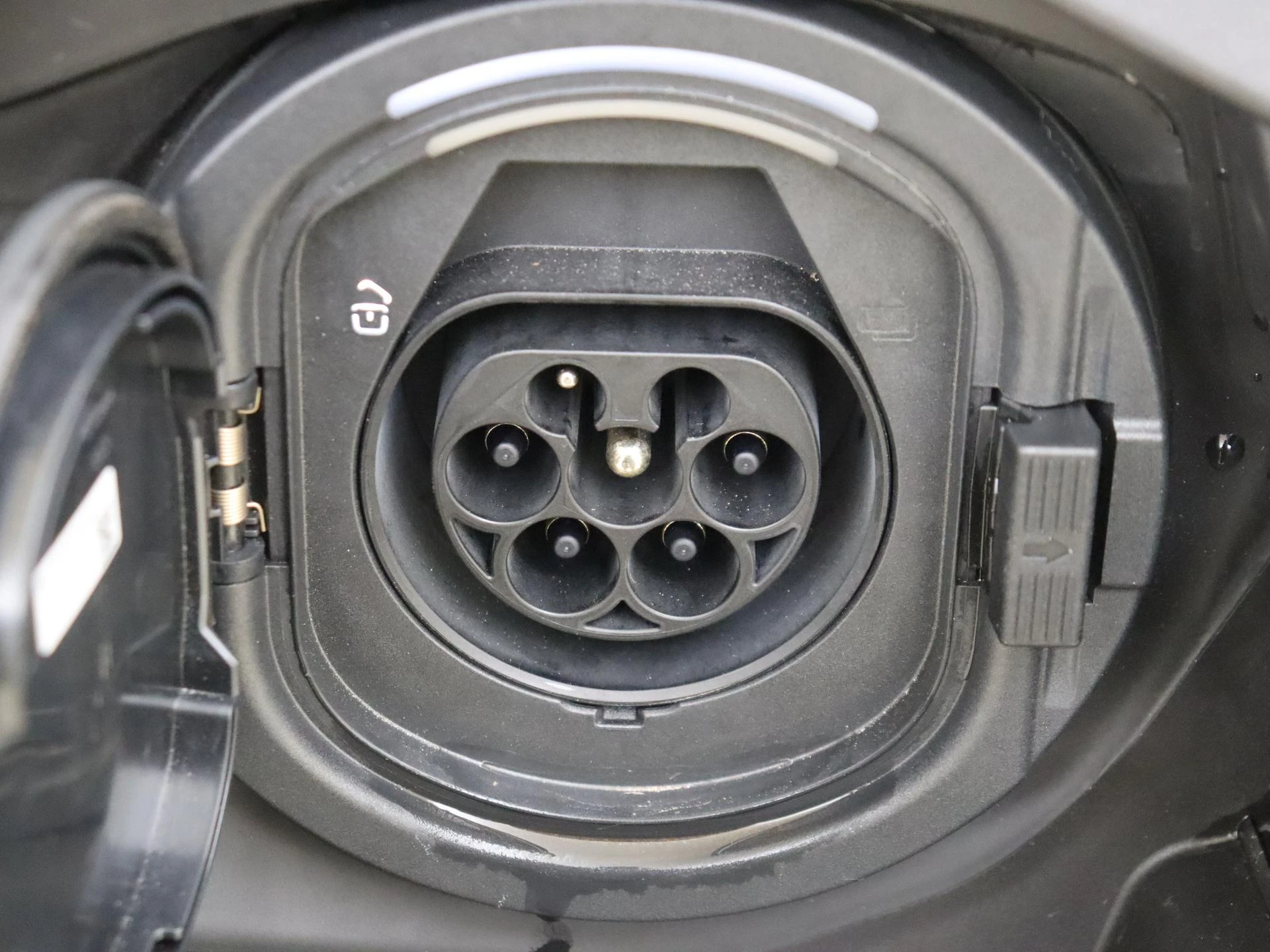 Mercedes-Benz-C-Klasse-image-30