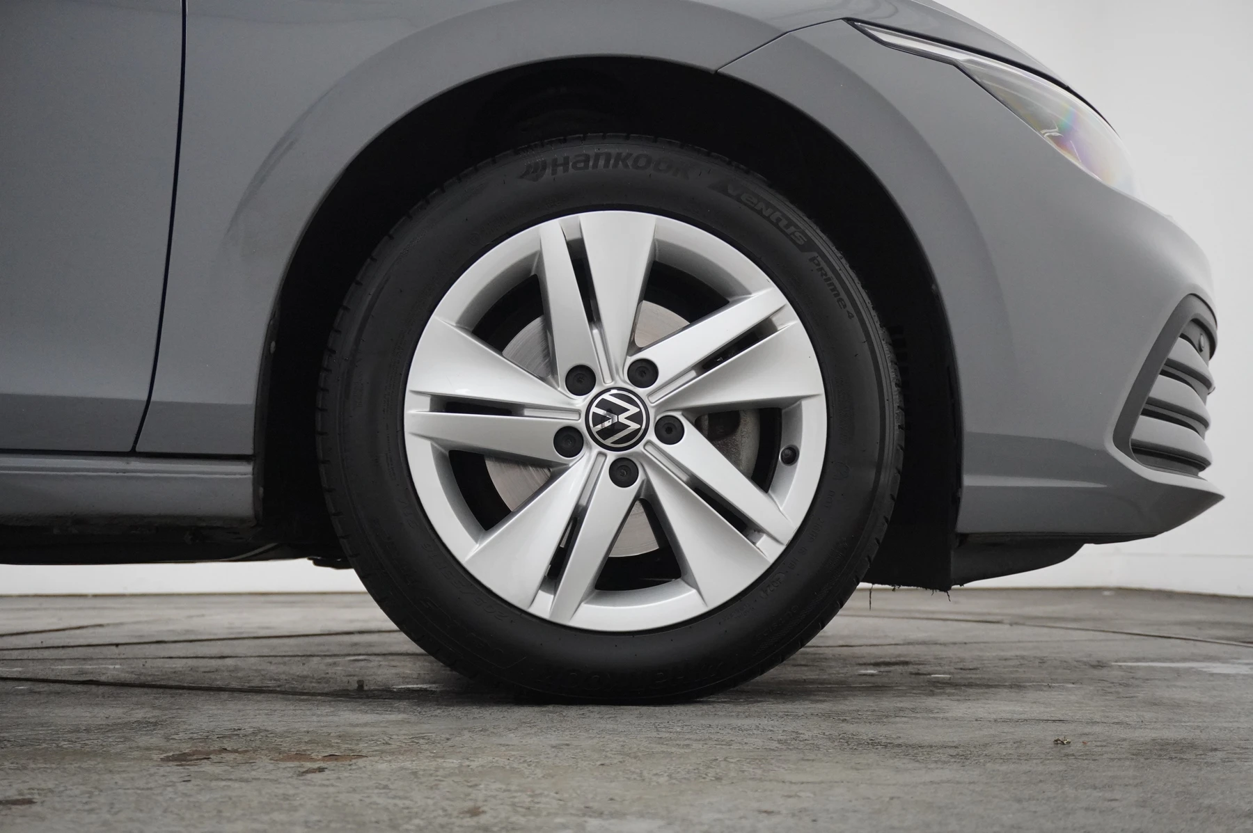 Volkswagen-Golf-image-21