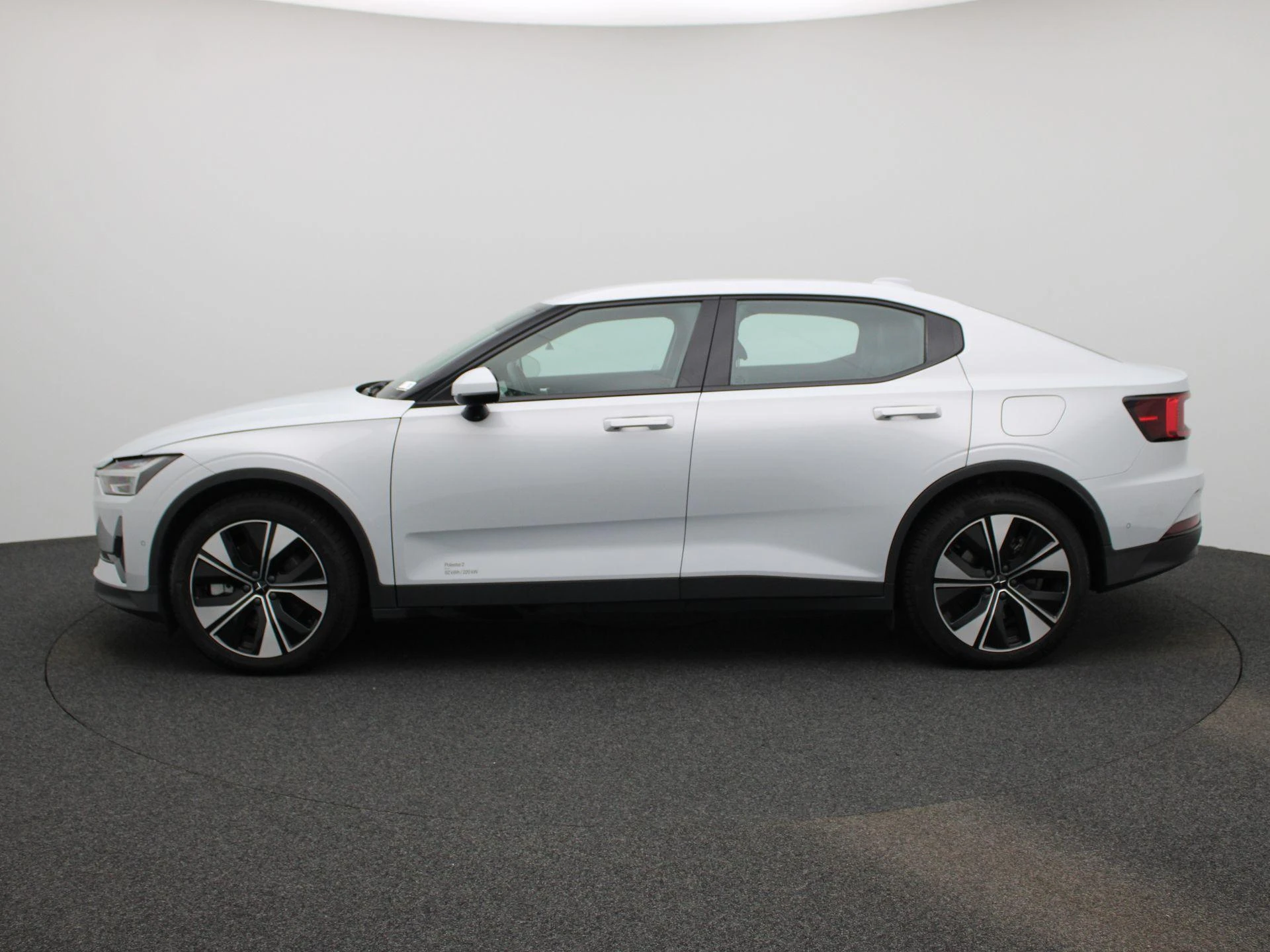 Polestar-2-image-3