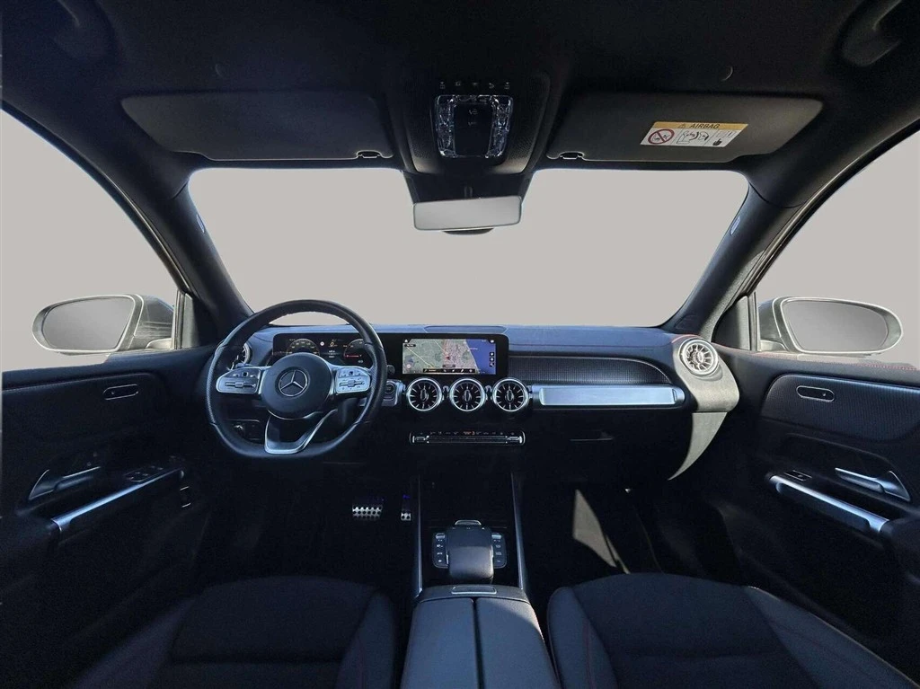 Mercedes-Benz-EQB-image-12