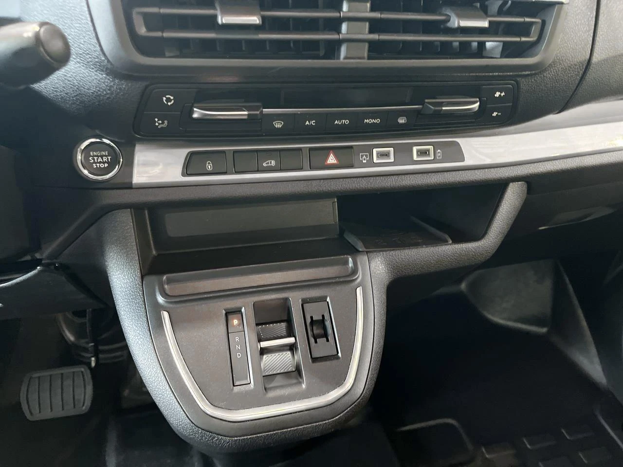 Peugeot-Expert-image-11