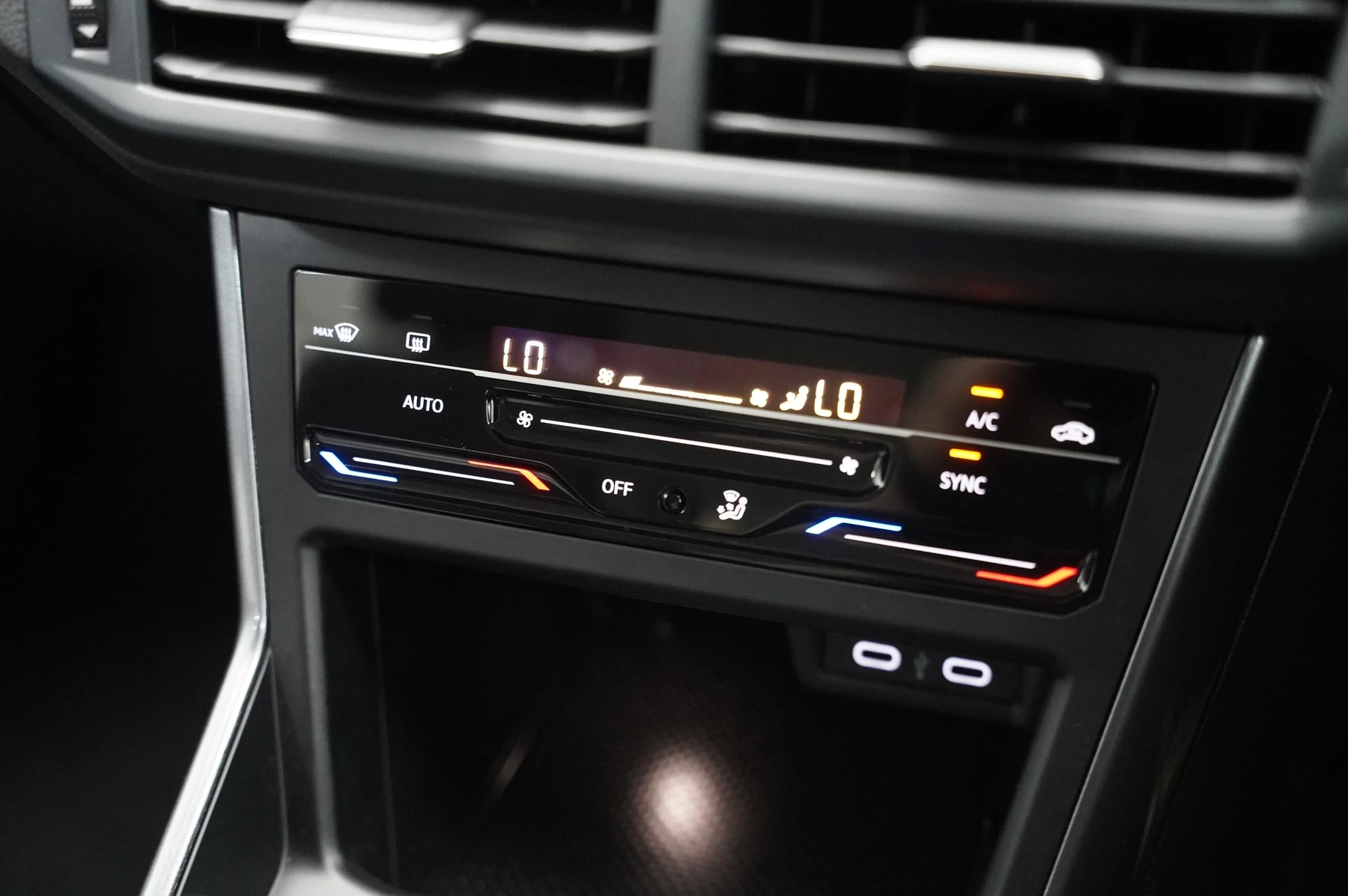 Volkswagen-Polo-image-27