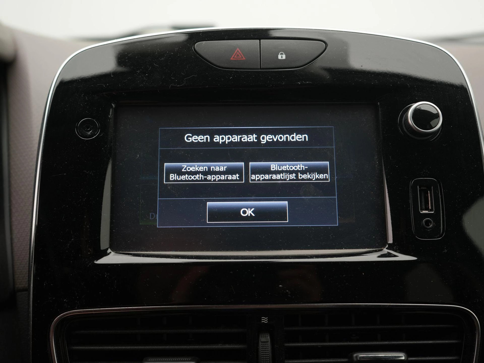 Renault-Clio-image-12