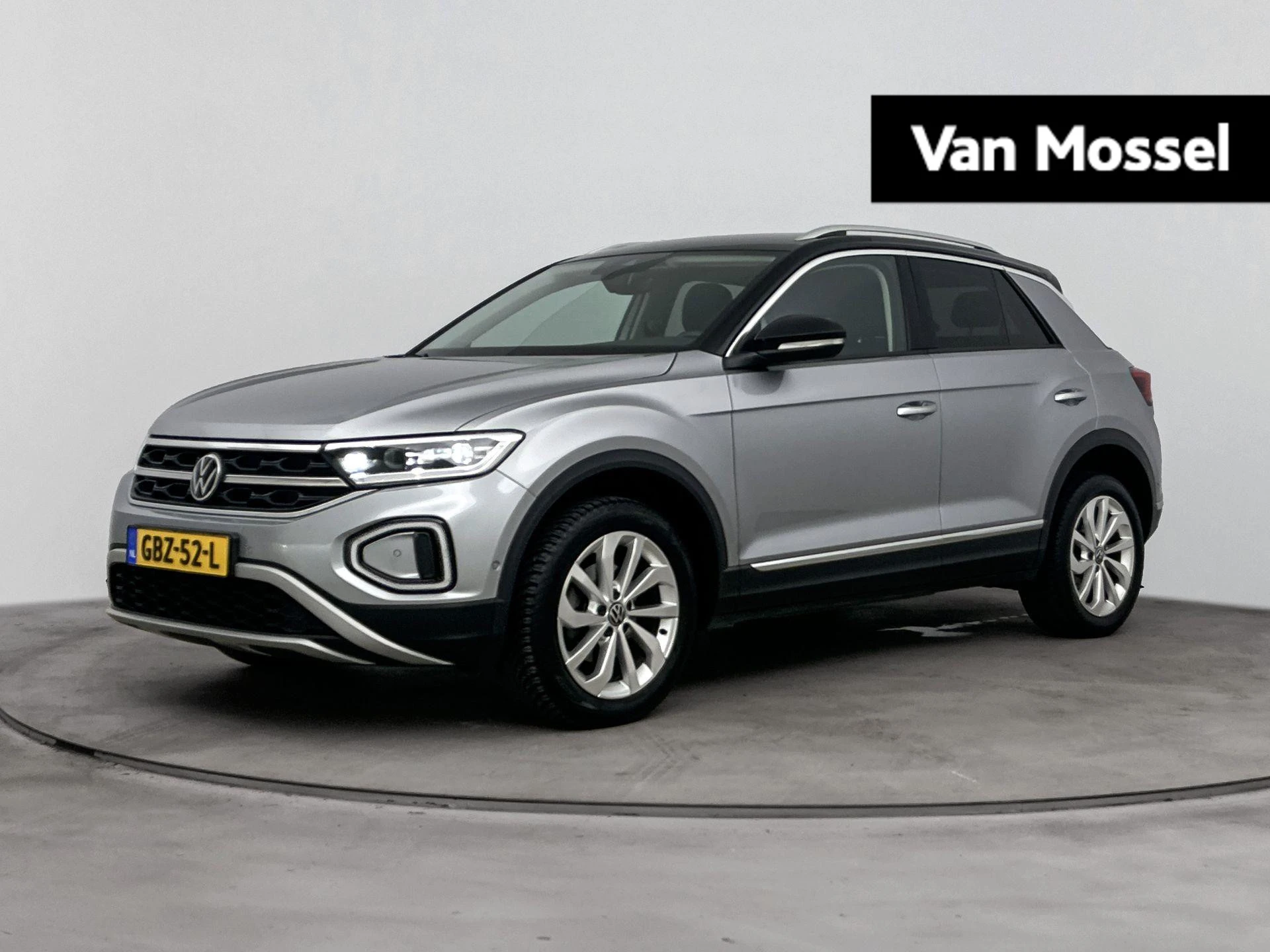 Volkswagen-T-Roc-image-0