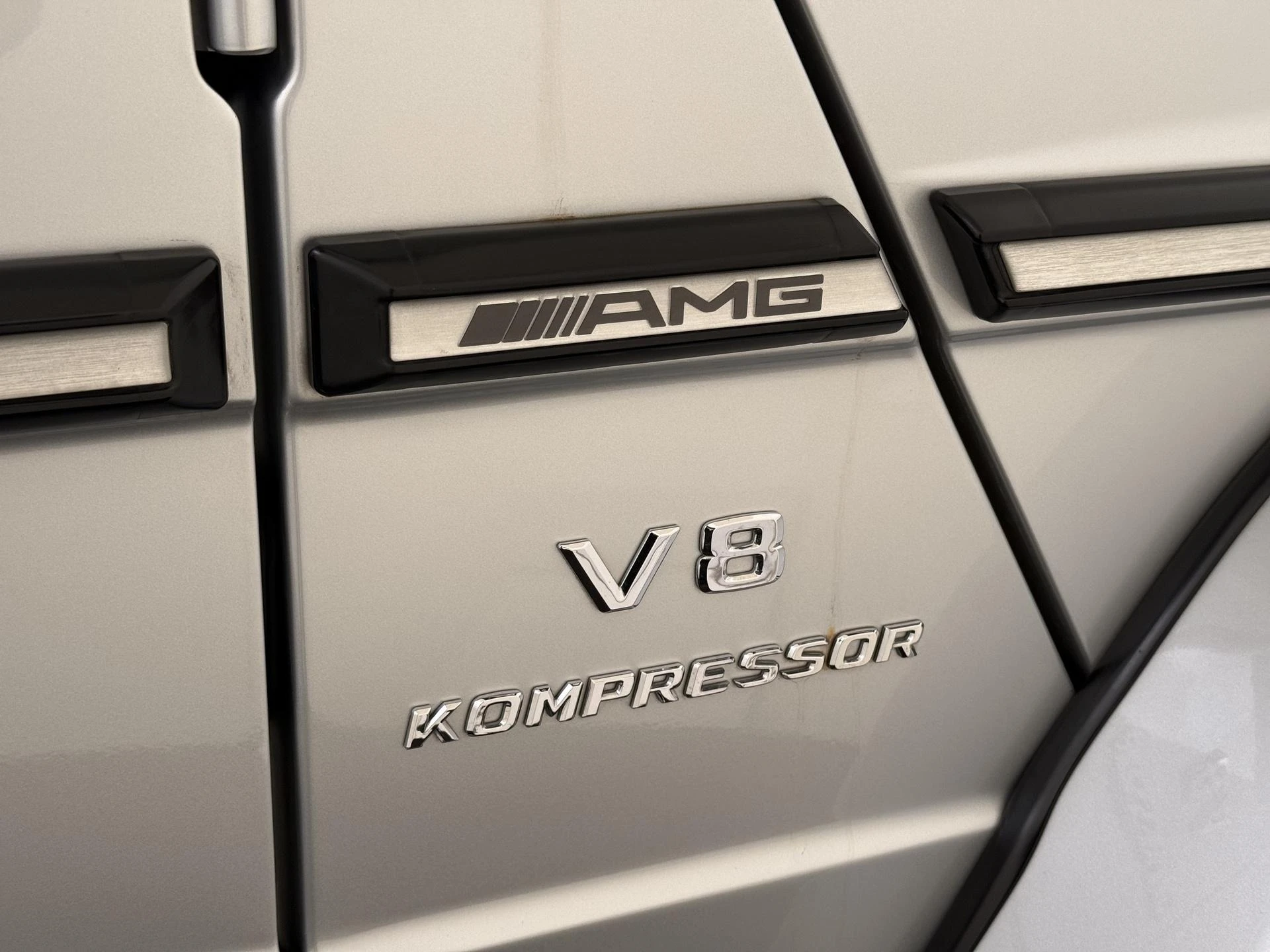 Mercedes-Benz-G-Klasse-image-14
