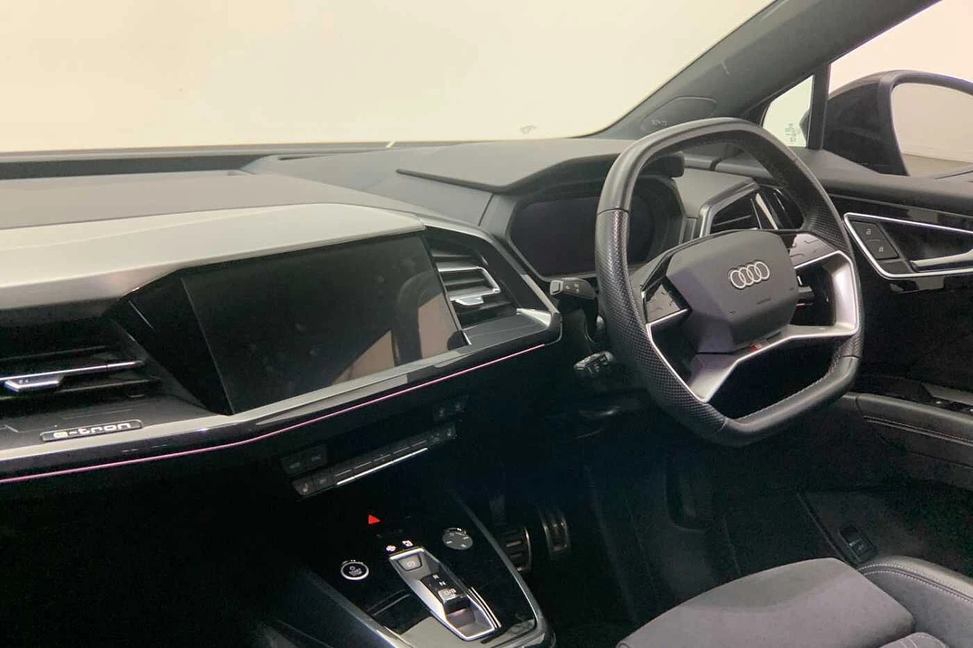 Audi-Q4 e-tron-image-11