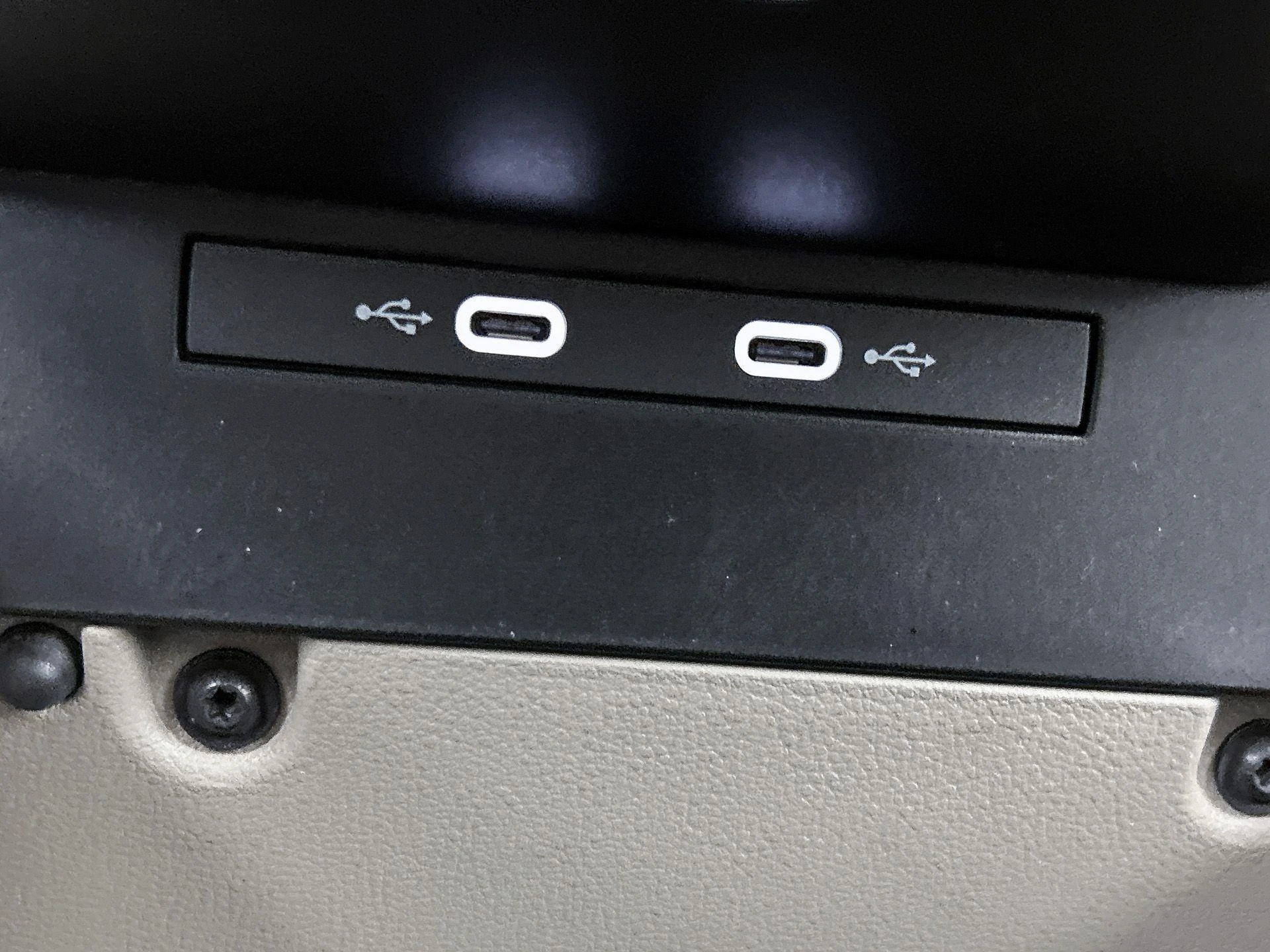 Volkswagen-Multivan-image-41