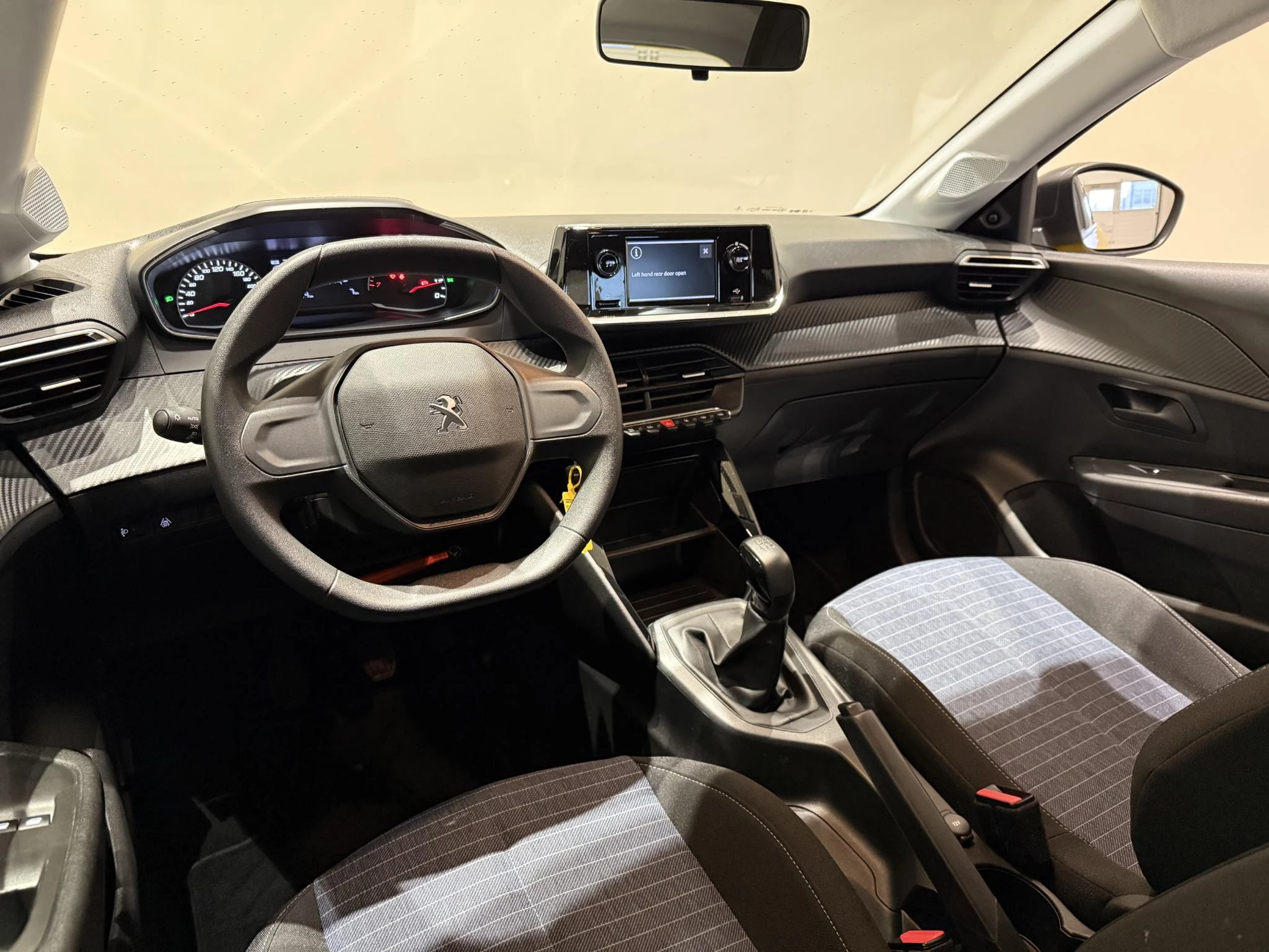 Peugeot-208-image-11