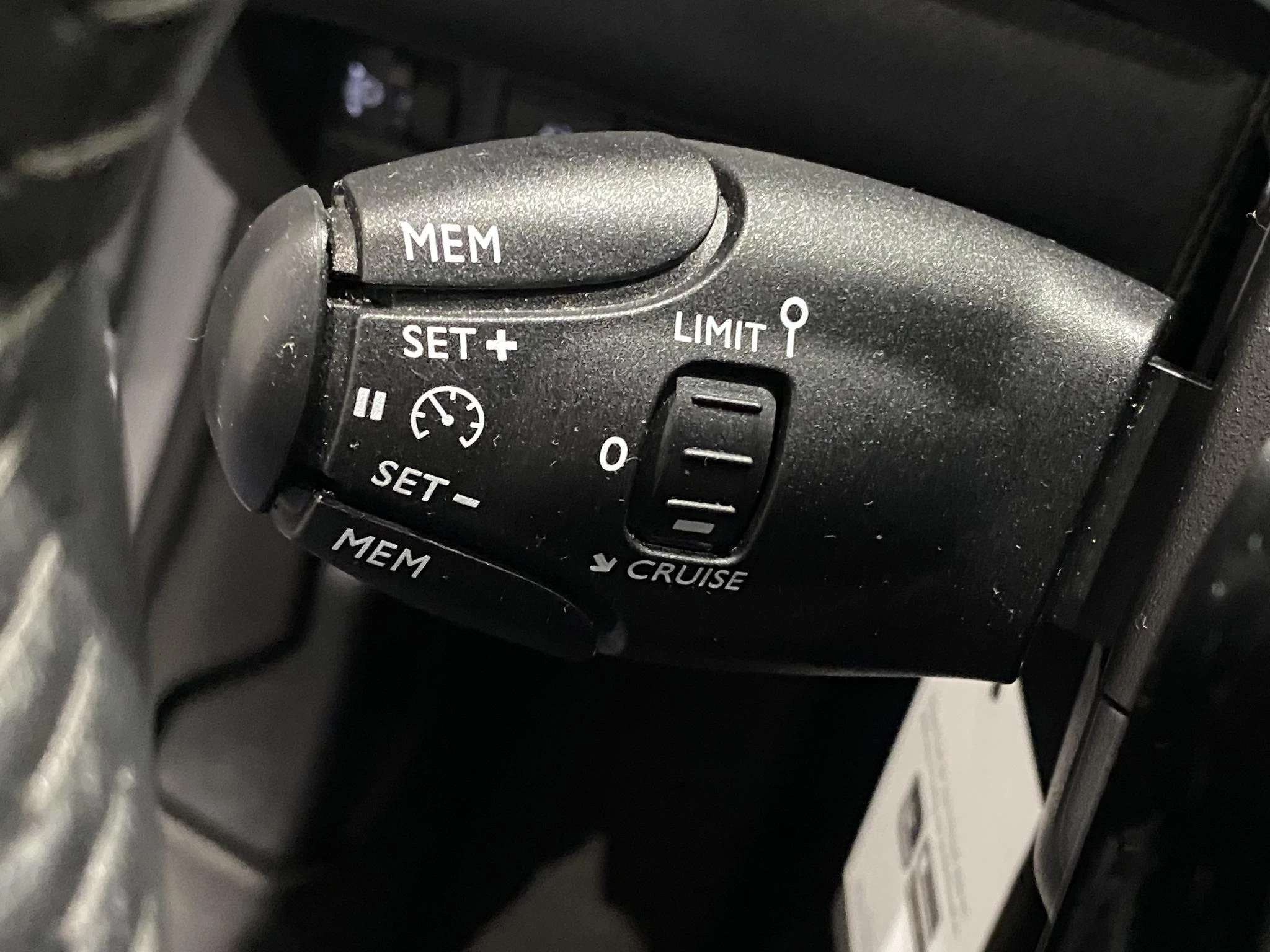 Peugeot-208-image-13