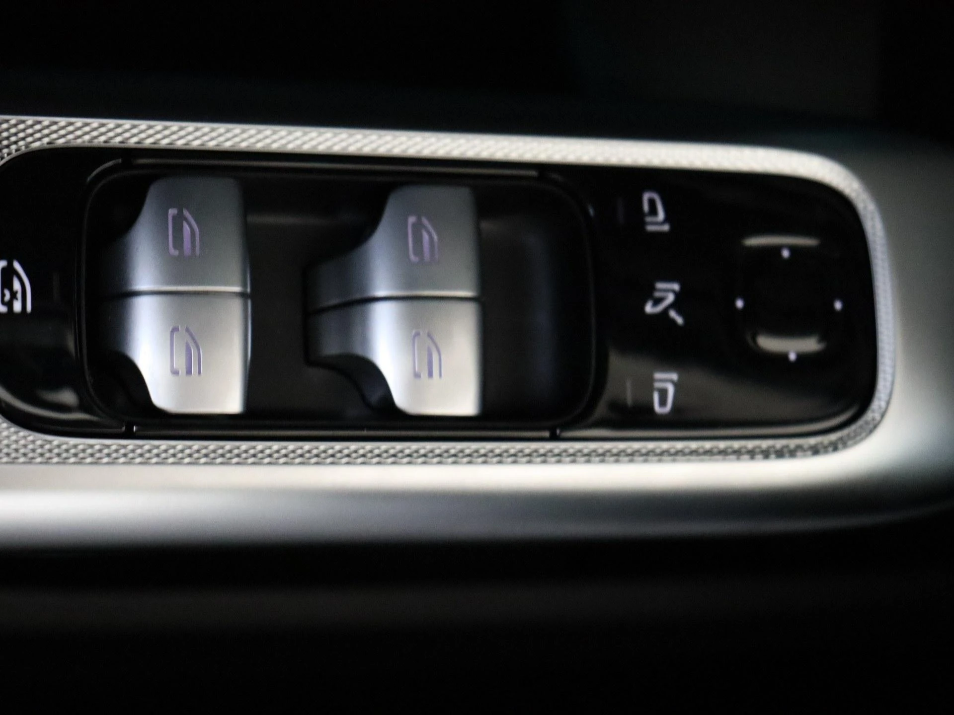 Mercedes-Benz-C-Klasse-image-23