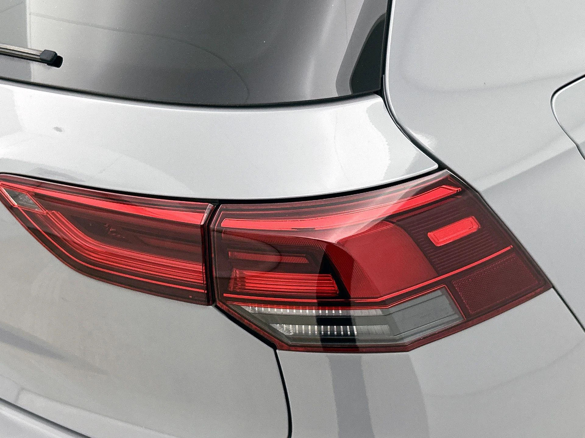 Volkswagen-Golf-image-13