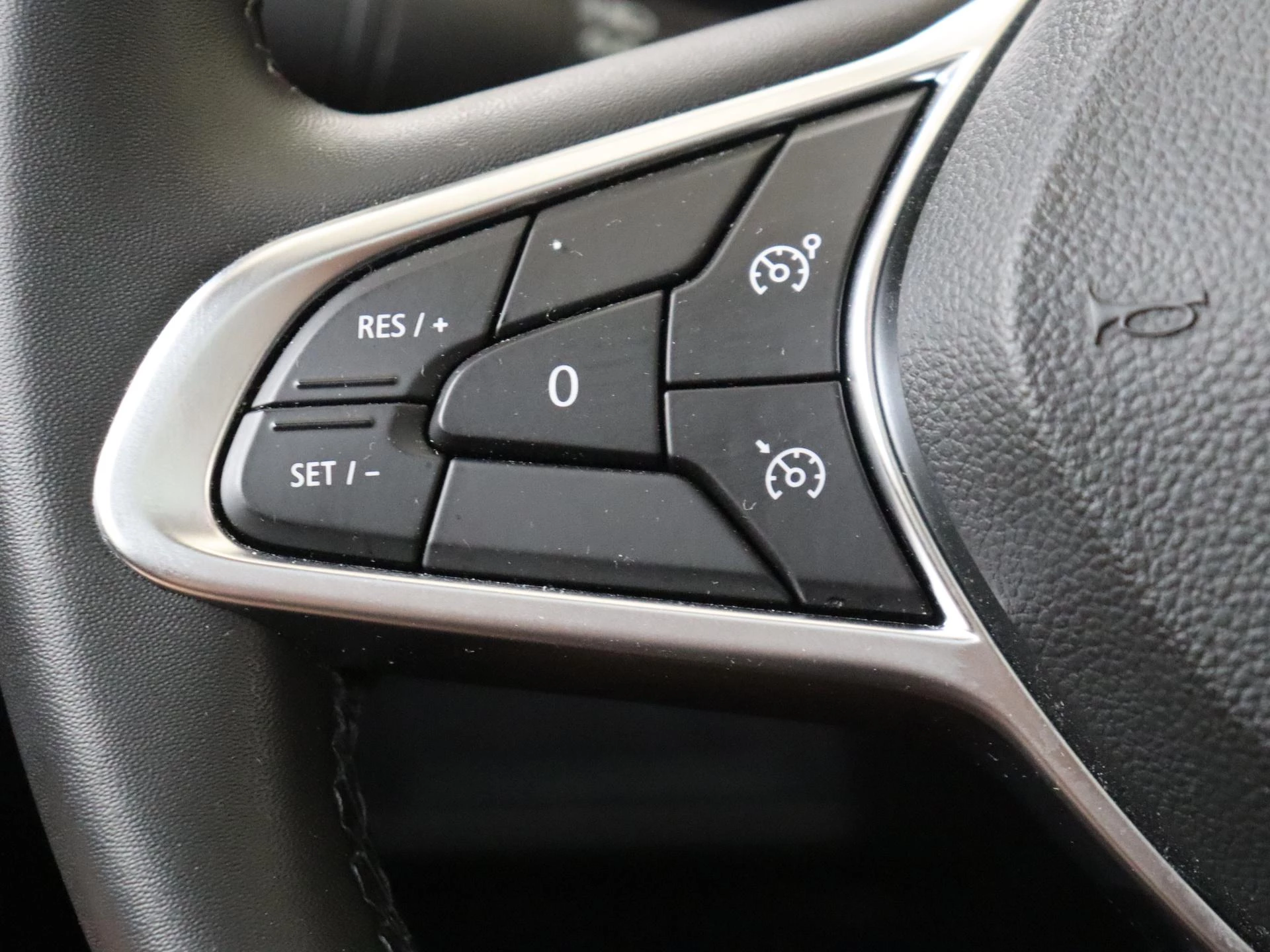Renault-Captur-image-16