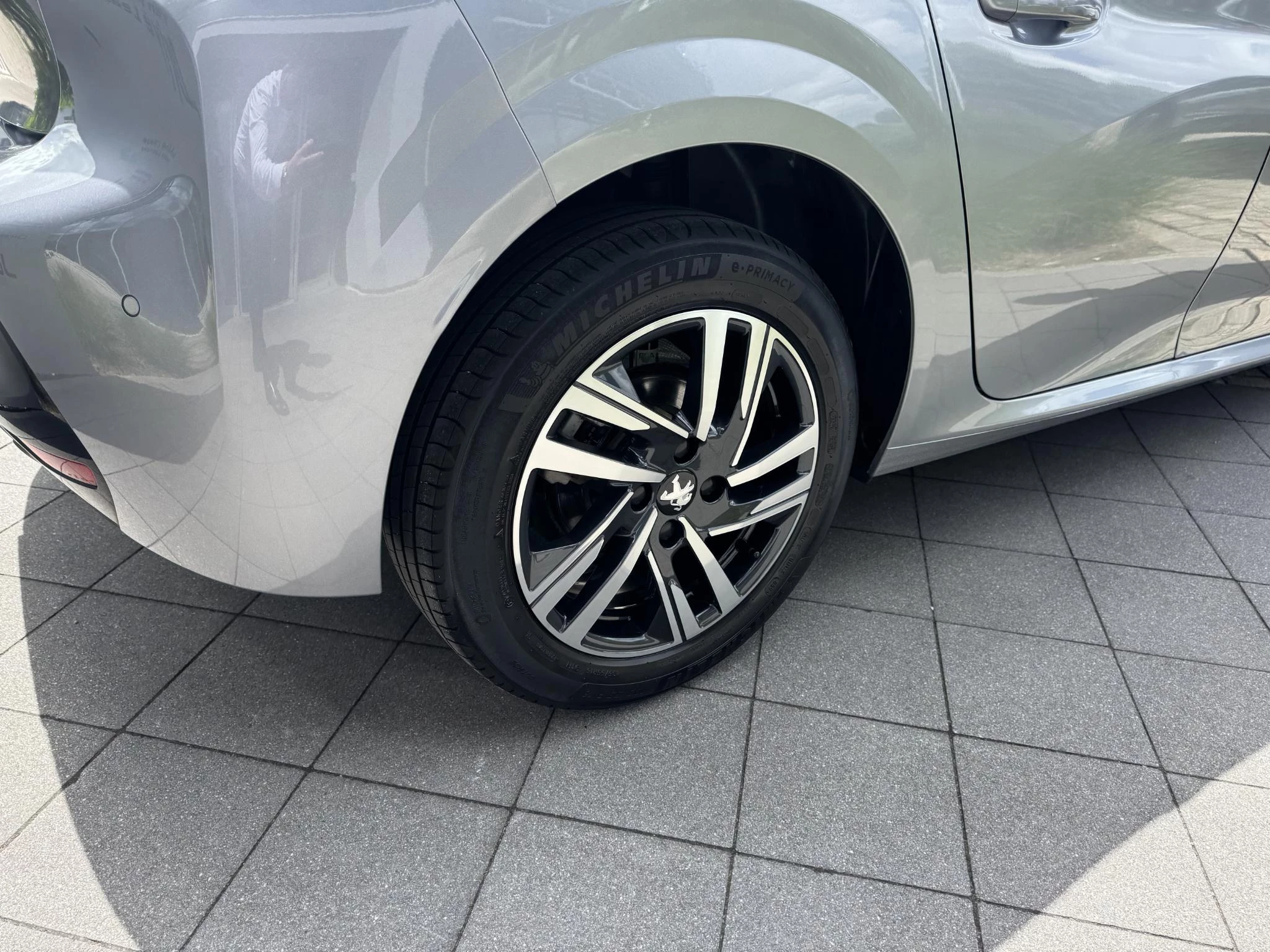 Peugeot-208-image-12