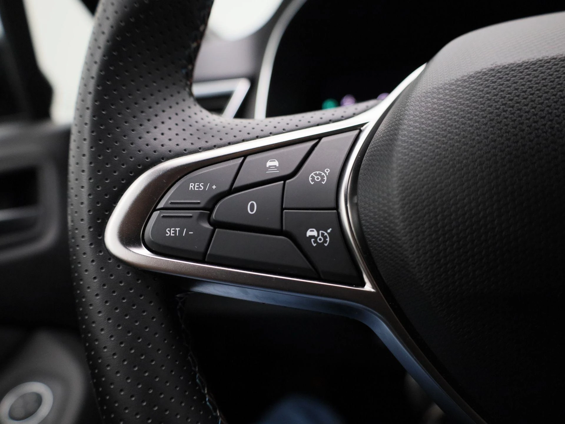 Renault-Clio-image-17