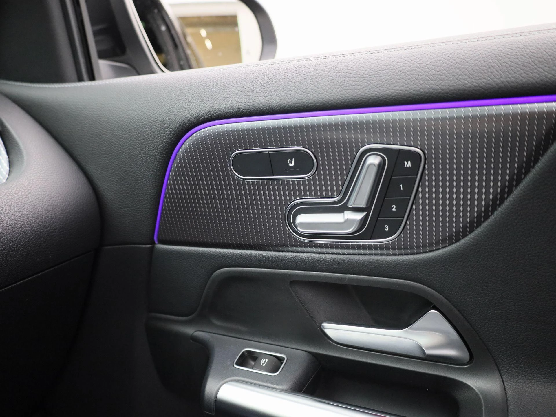 Mercedes-Benz-EQA-image-33