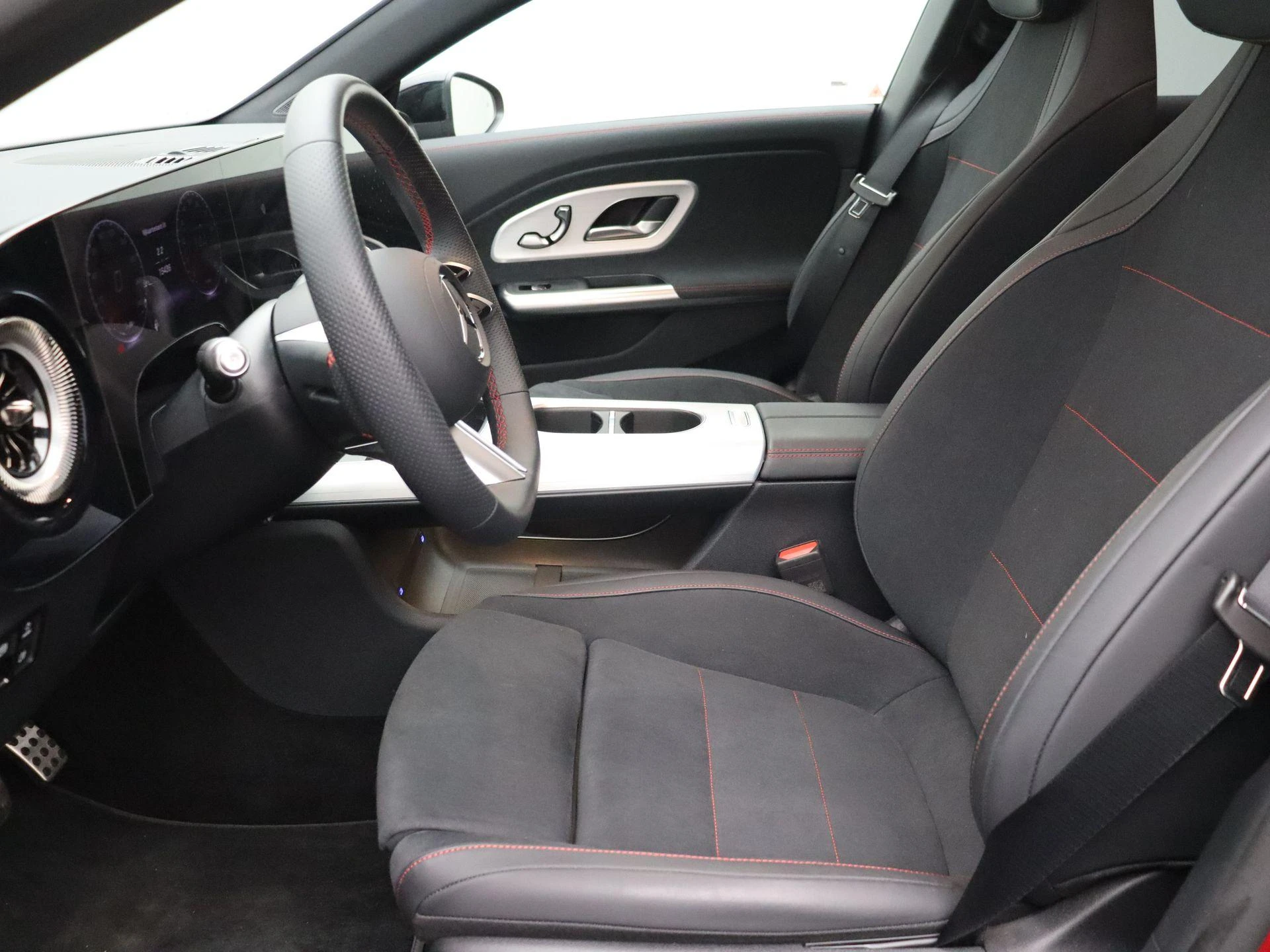 Mercedes-Benz CLA 250+ SPORT EDITION + MULTIBEAM LED + PANO +