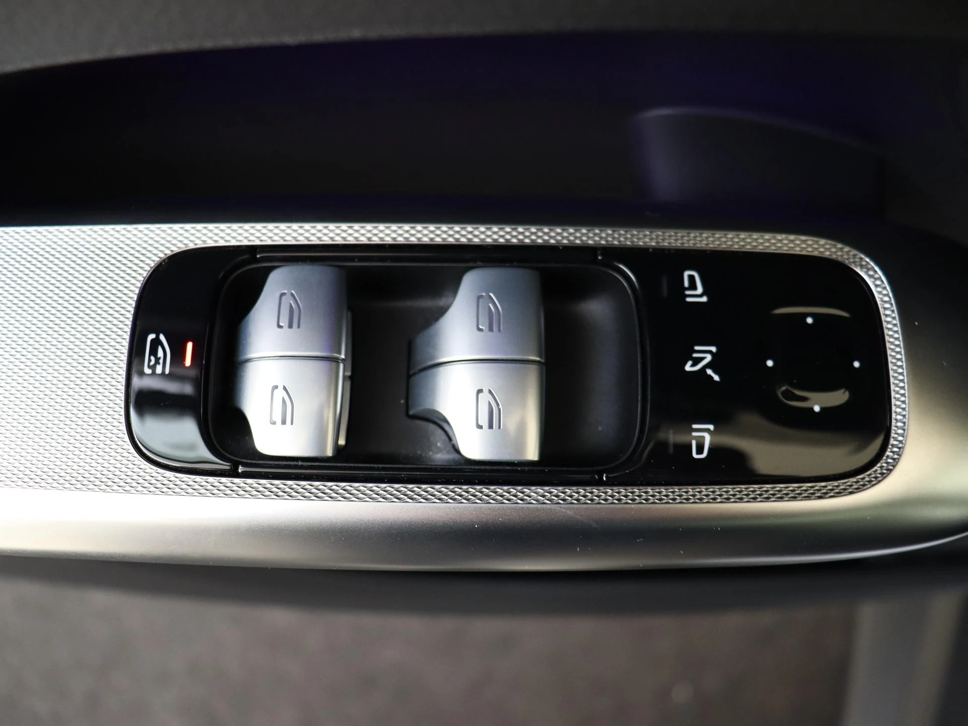 Mercedes-Benz-GLC-image-26
