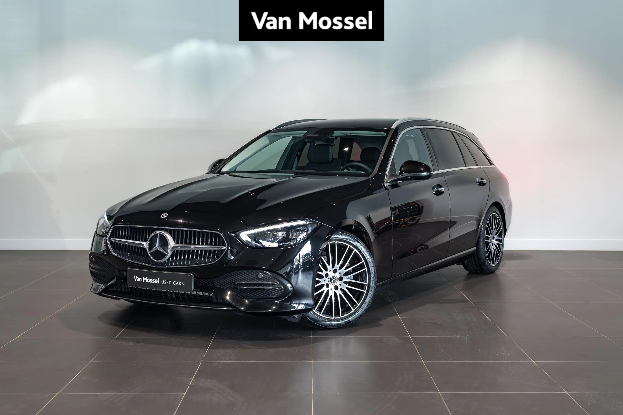 Mercedes-Benz-C-Klasse-image-0