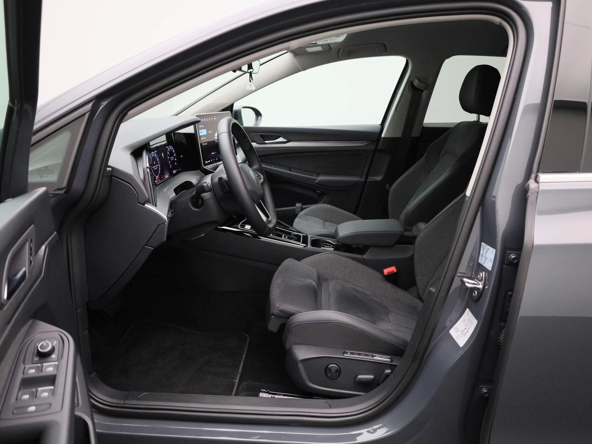 Volkswagen-Golf-image-8