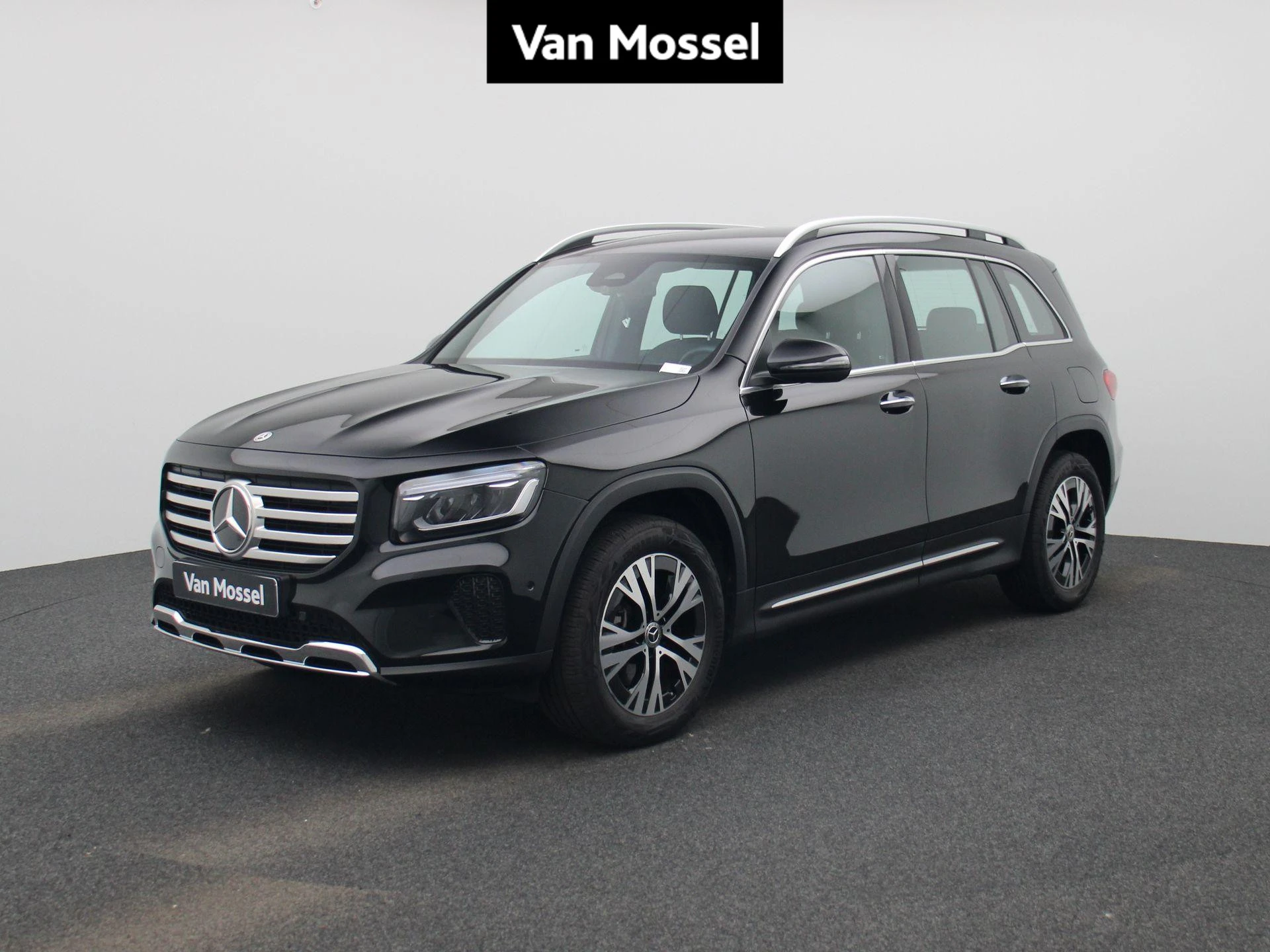 Mercedes-Benz-GLB-image-0