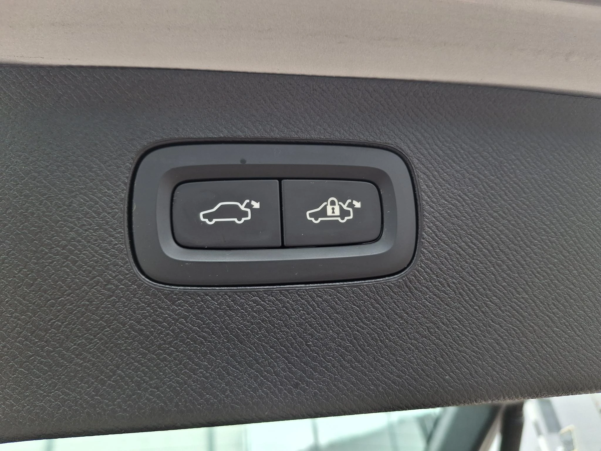Volvo-XC90-image-16