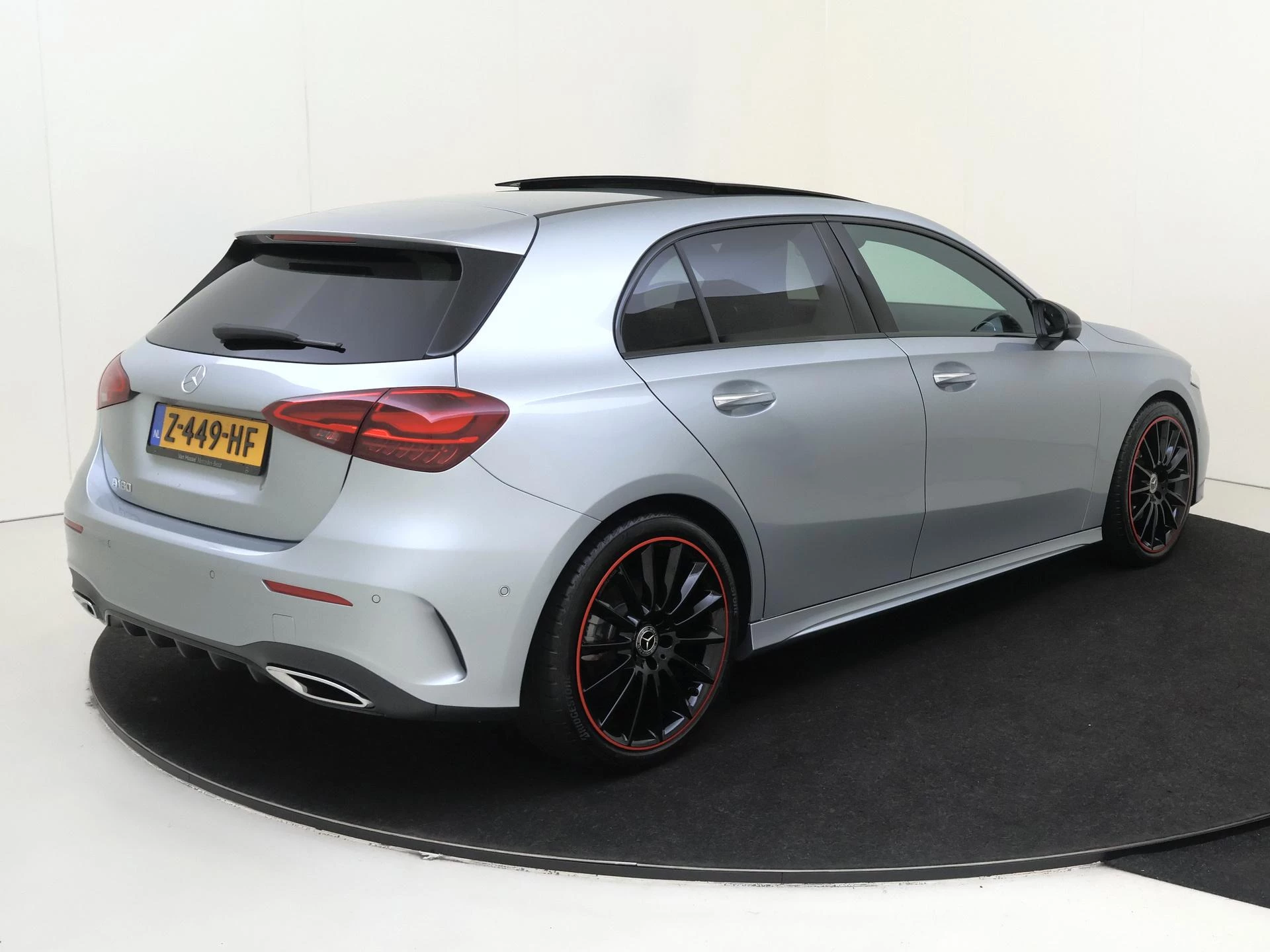Mercedes-Benz-A-Klasse-image-3