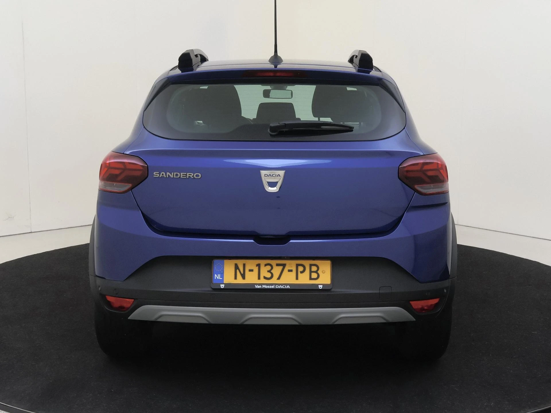 Dacia-Sandero Stepway-image-6
