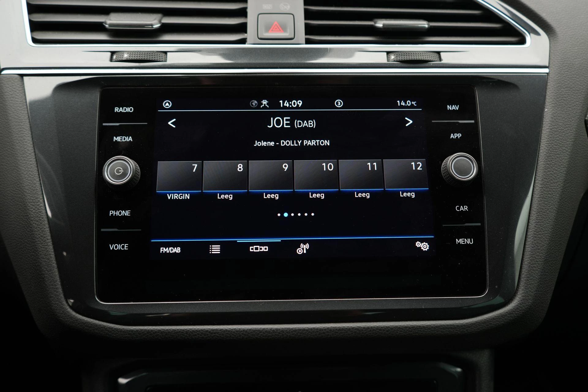 Volkswagen-Tiguan-image-16