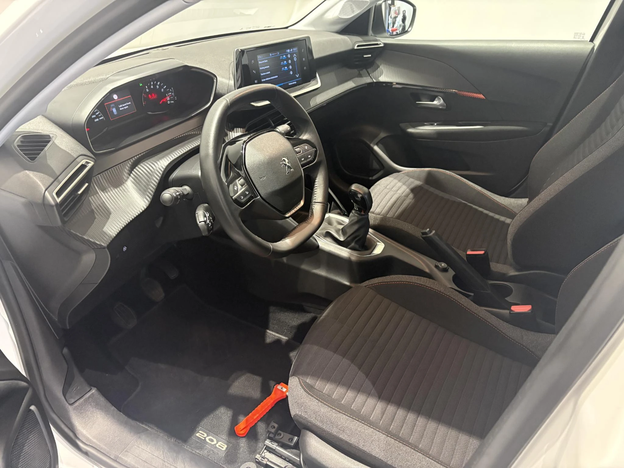 Peugeot-208-image-6