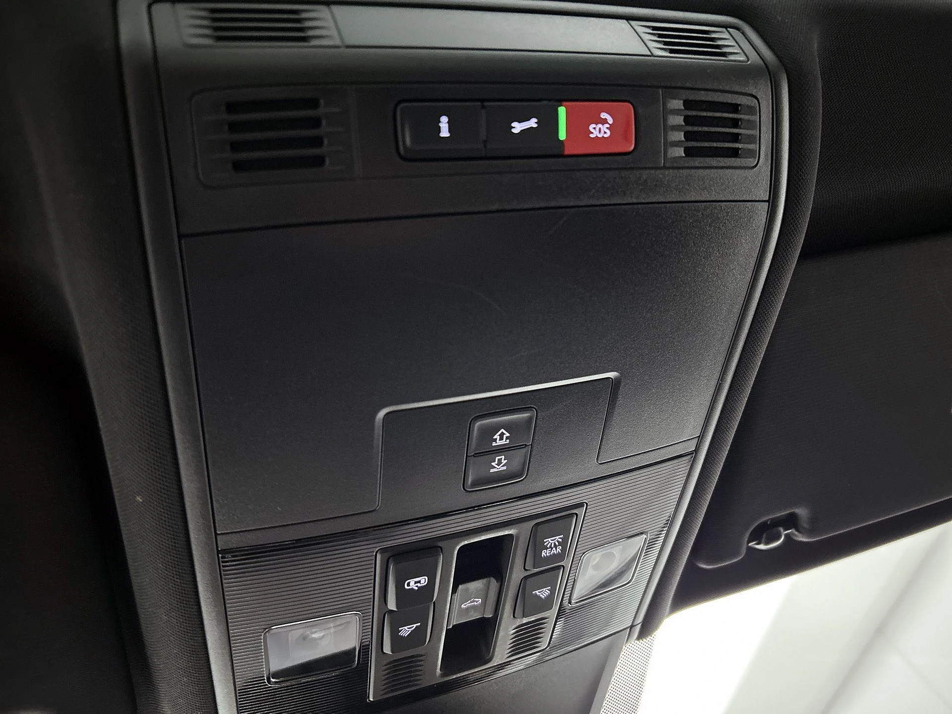 Volkswagen-Tiguan-image-14