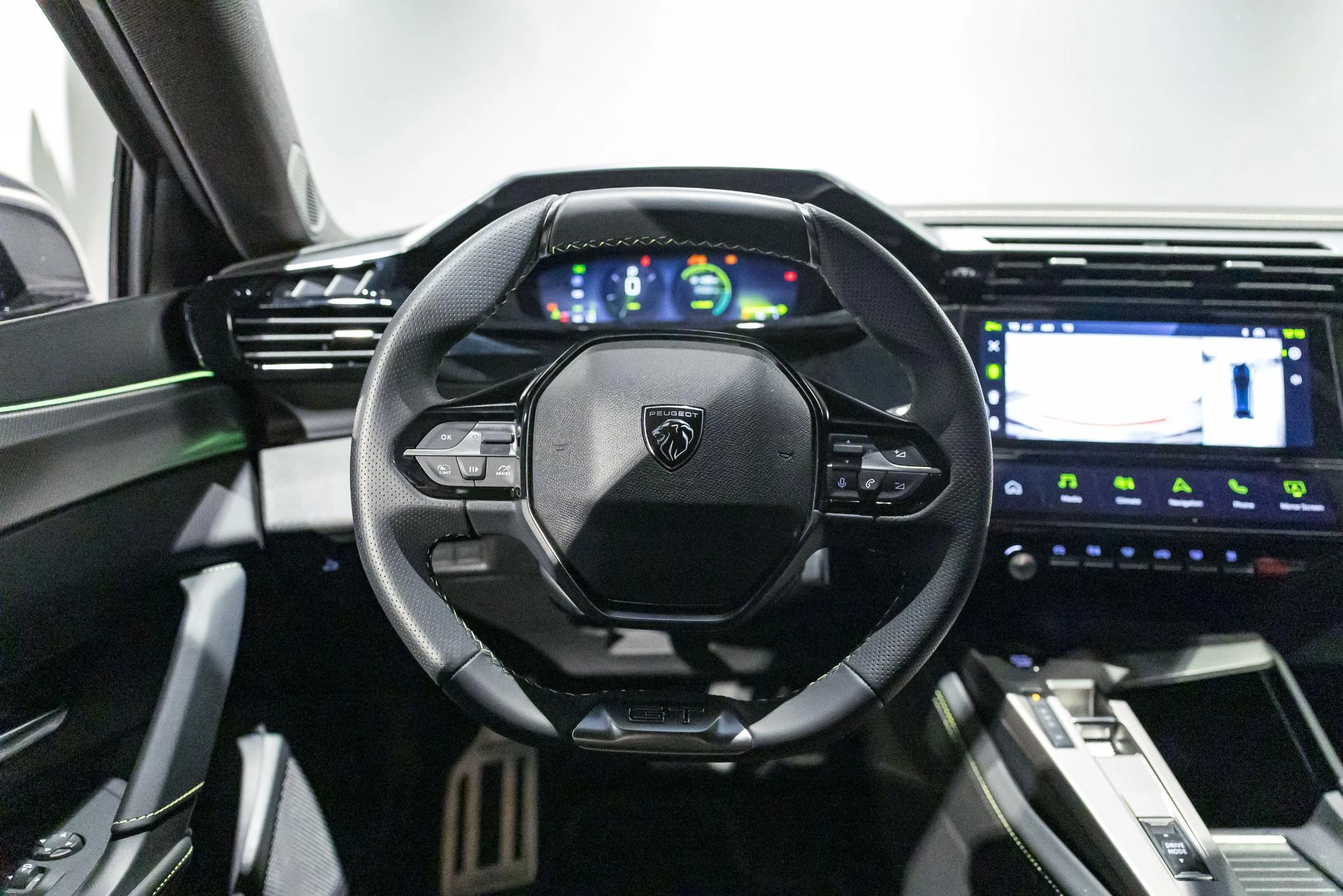 Peugeot 408 1.2 HYBRID 100 e-DSC6 GT