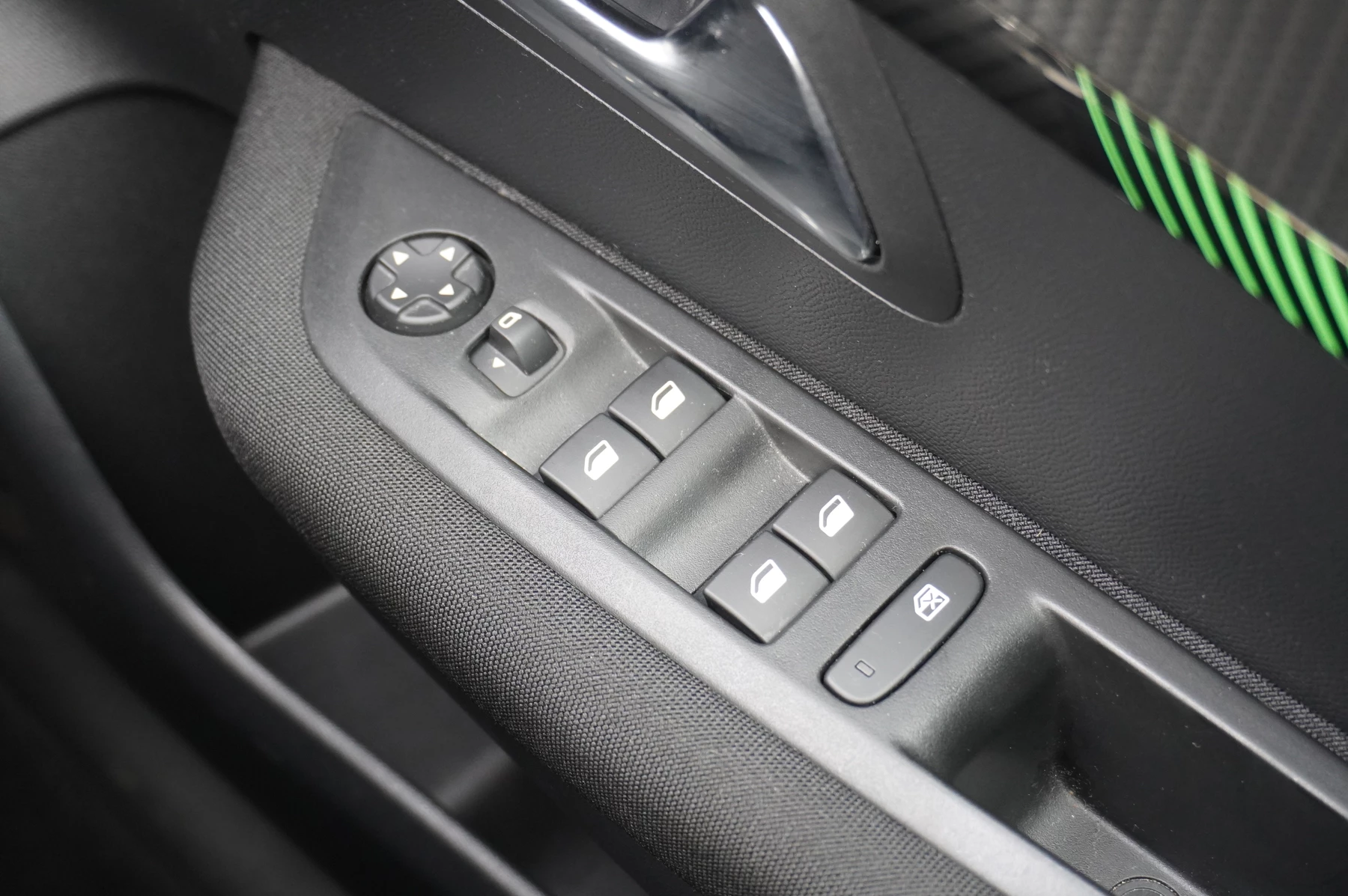 Peugeot-208-image-31